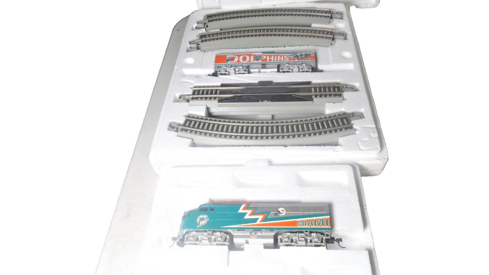 Bachmann Hawthorne Village NFL Football Miami Dolphins F-7 AB  HO Train Set