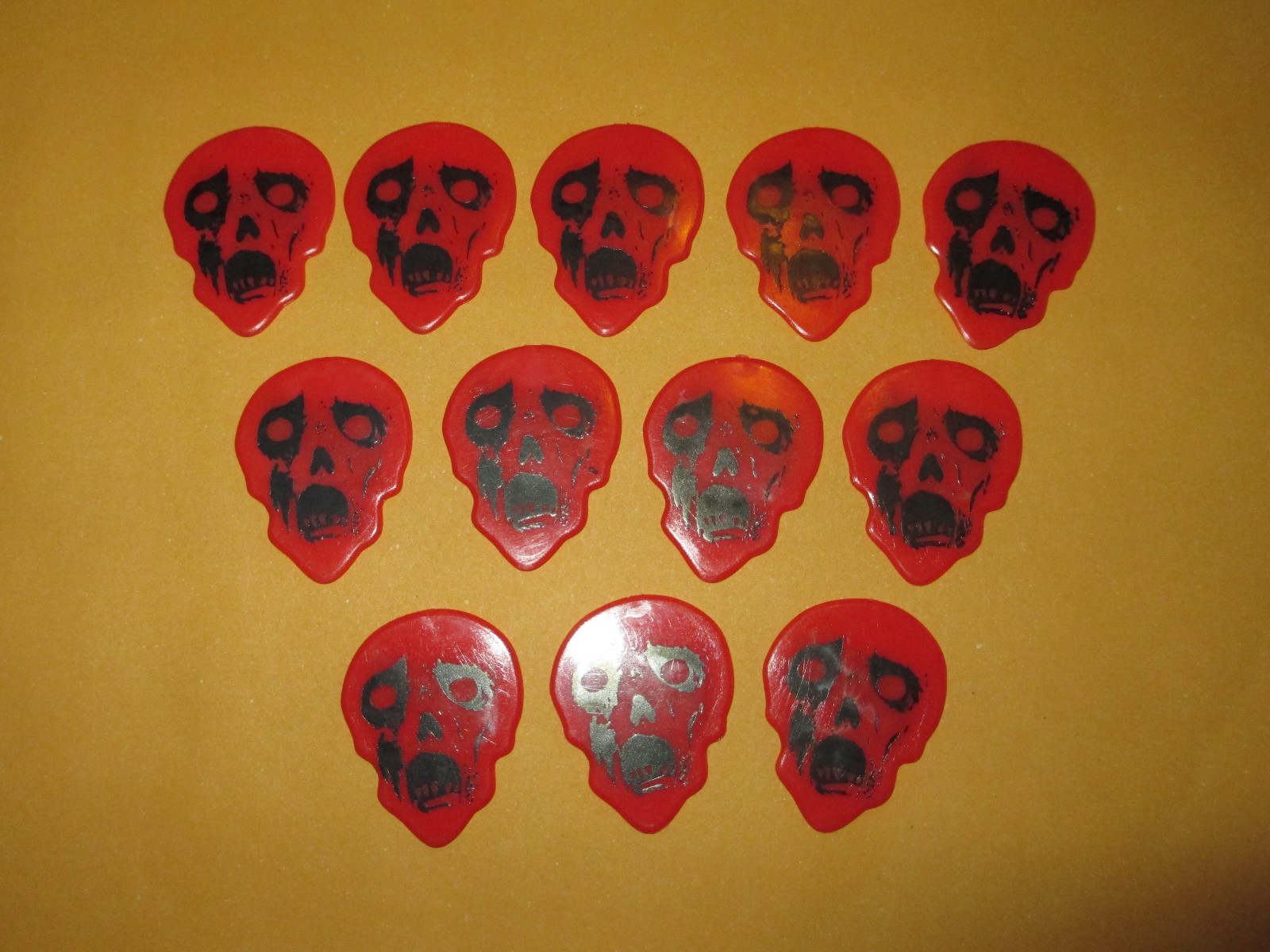 12 HORROR SKULL MONSTER RED GUITAR PICKS - HOT PICKS USA - COLLECTABLE / RARE 