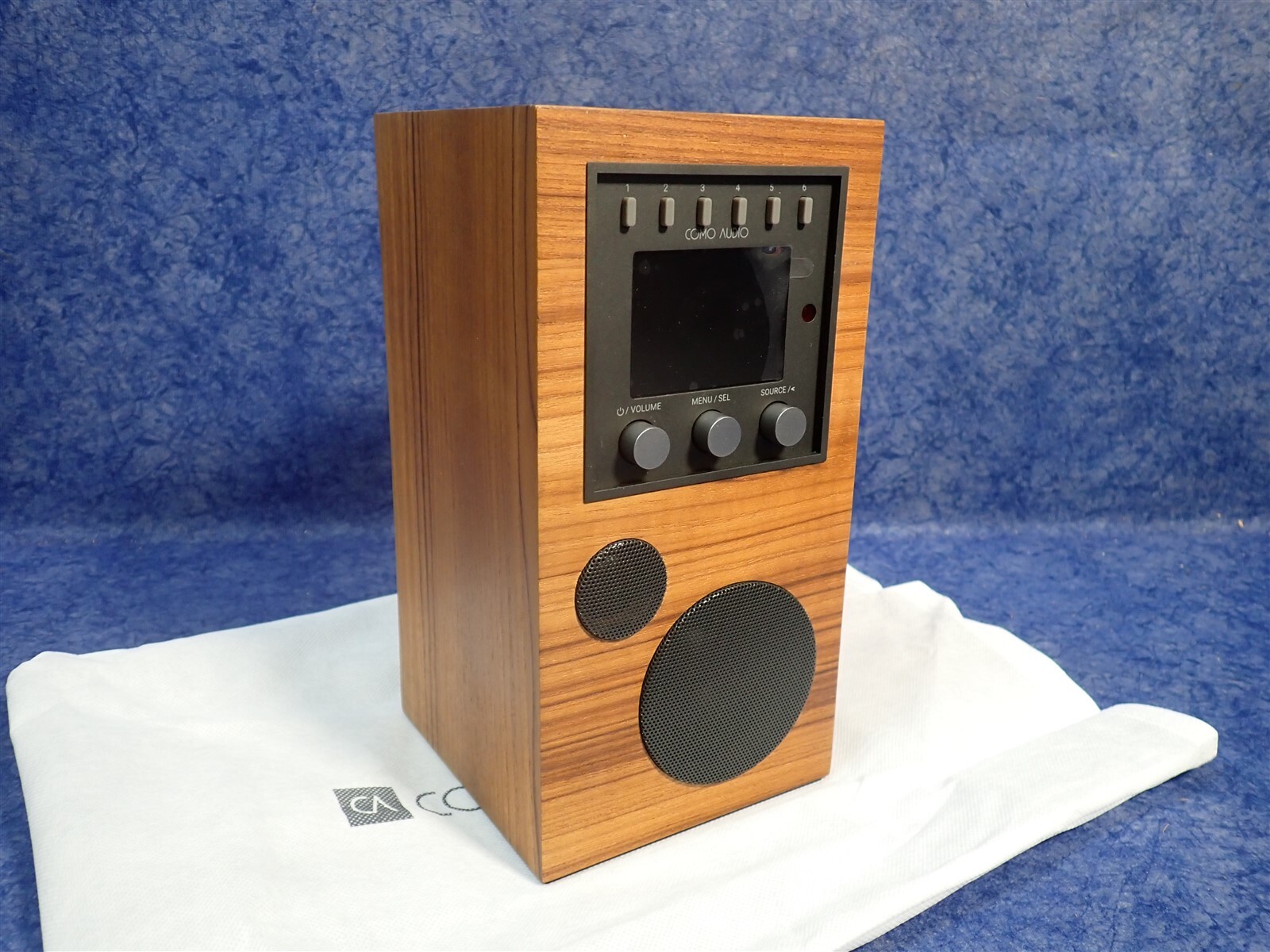 NEW Como Audio Amico AMTBEK EK Portable Wireless Smart Speaker System Teak/Black NEW Como Audio Amico AMTBEK EK Portable Wireless Smart Speaker System Teak/Black