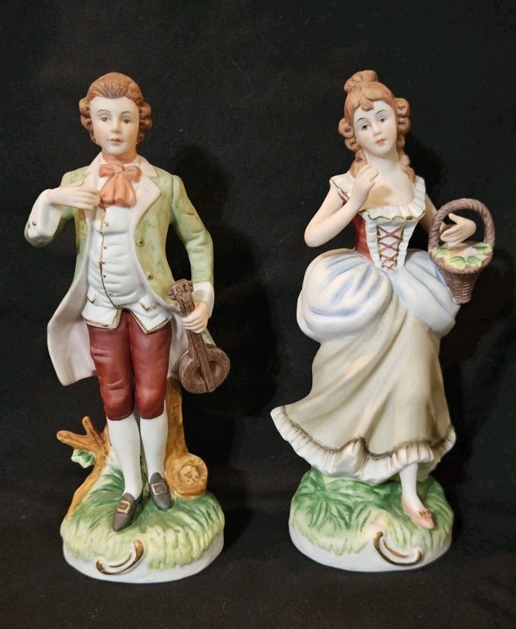 Vintage Lefton 1985 Bisque Porcelain Figurine Set Colonial Couple 05167