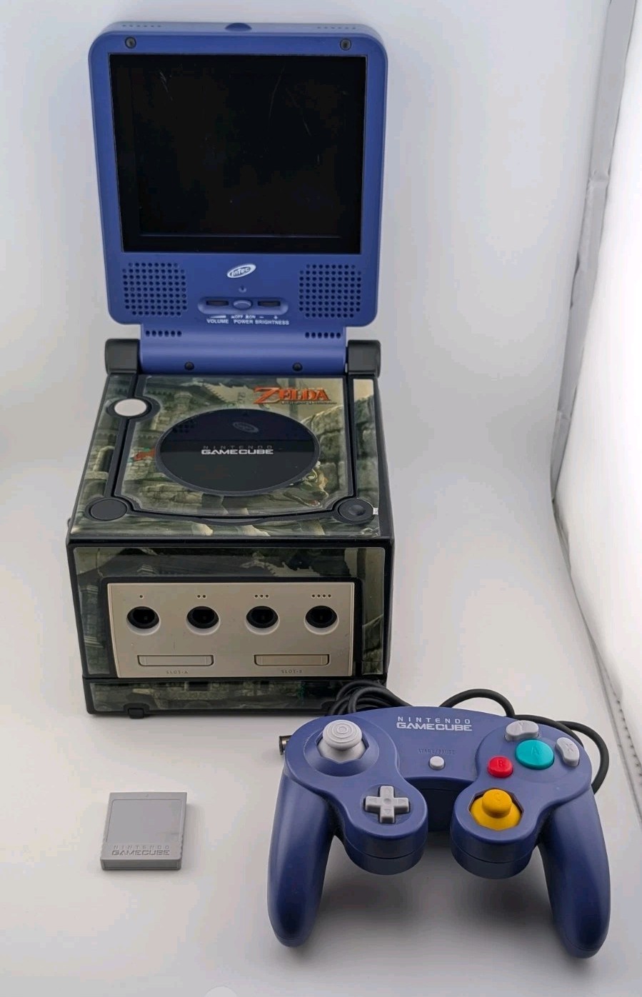 Nintendo GameCube Black Console w/ Indigo Intec Portable Screen Bundle Nintendo GameCube Black Console w/ Indigo Intec Portable Screen Bundle