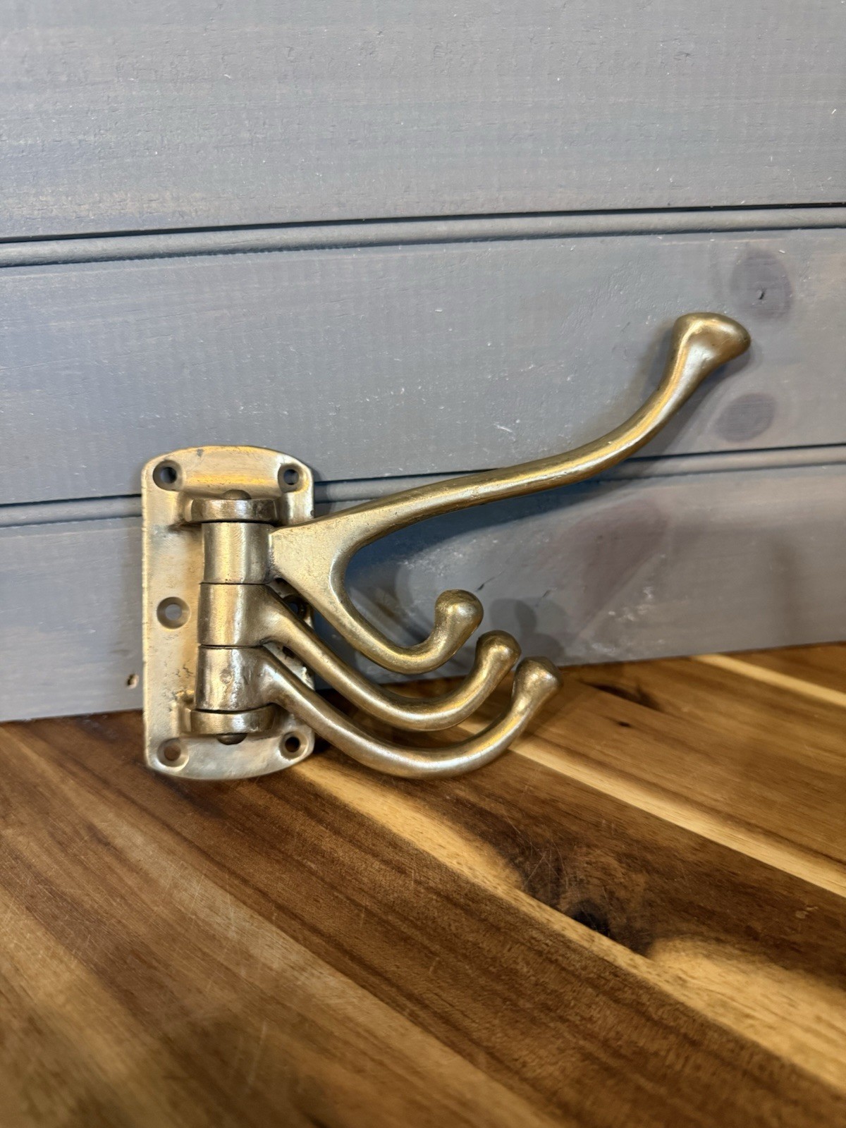 Antique-Brass Triple Swivel Swing Coat Hooks Wall Mount Solid 4 Pivot Hook Antique-Brass Triple Swivel Swing Coat Hooks Wall Mount Solid 4 Pivot Hook