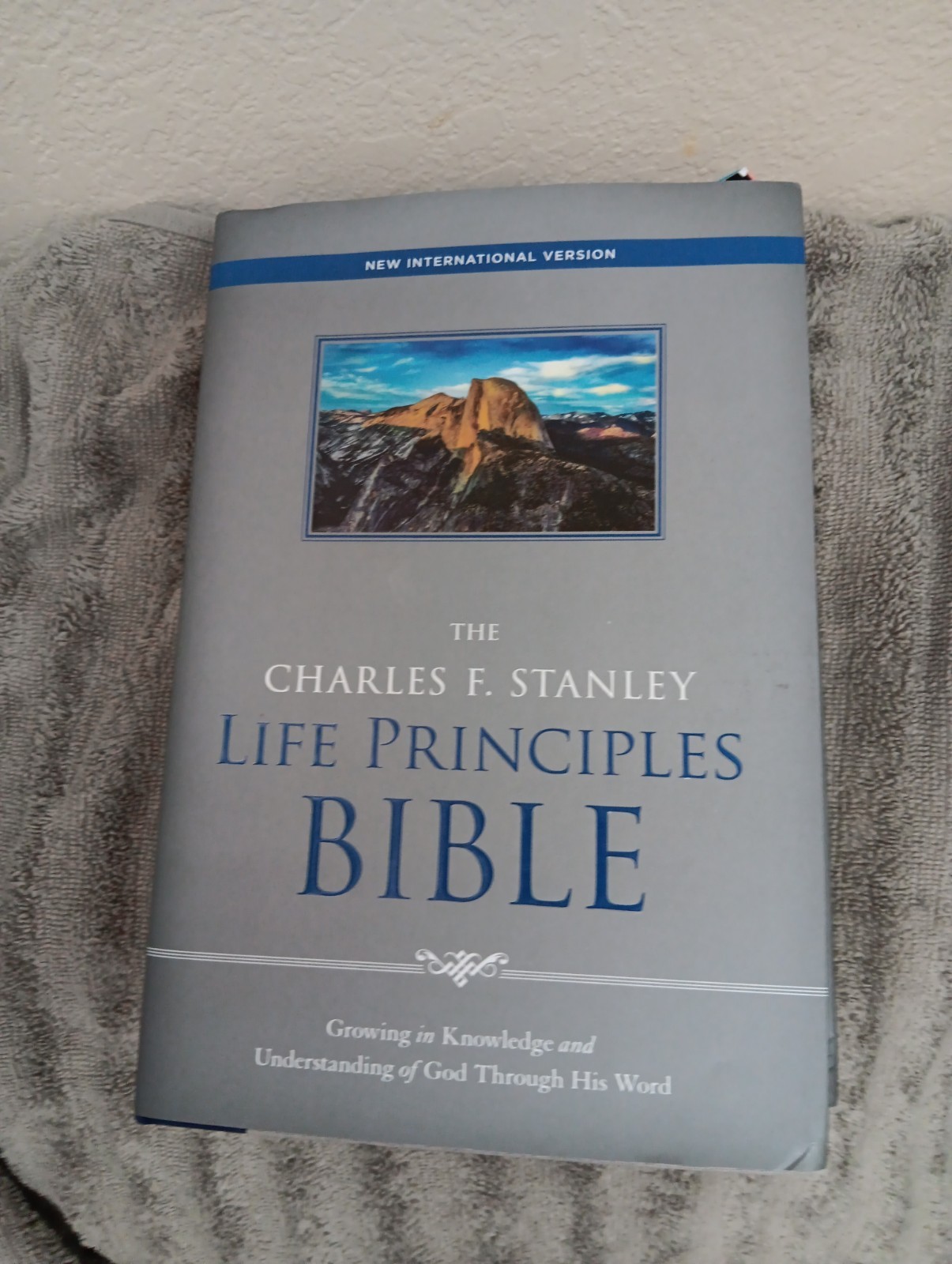 NIV, The Charles F. Stanley Life Principles Bible, Hardcover: Holy Bible, Ne... NIV, The Charles F. Stanley Life Principles Bible, Hardcover: Holy Bible, Ne...