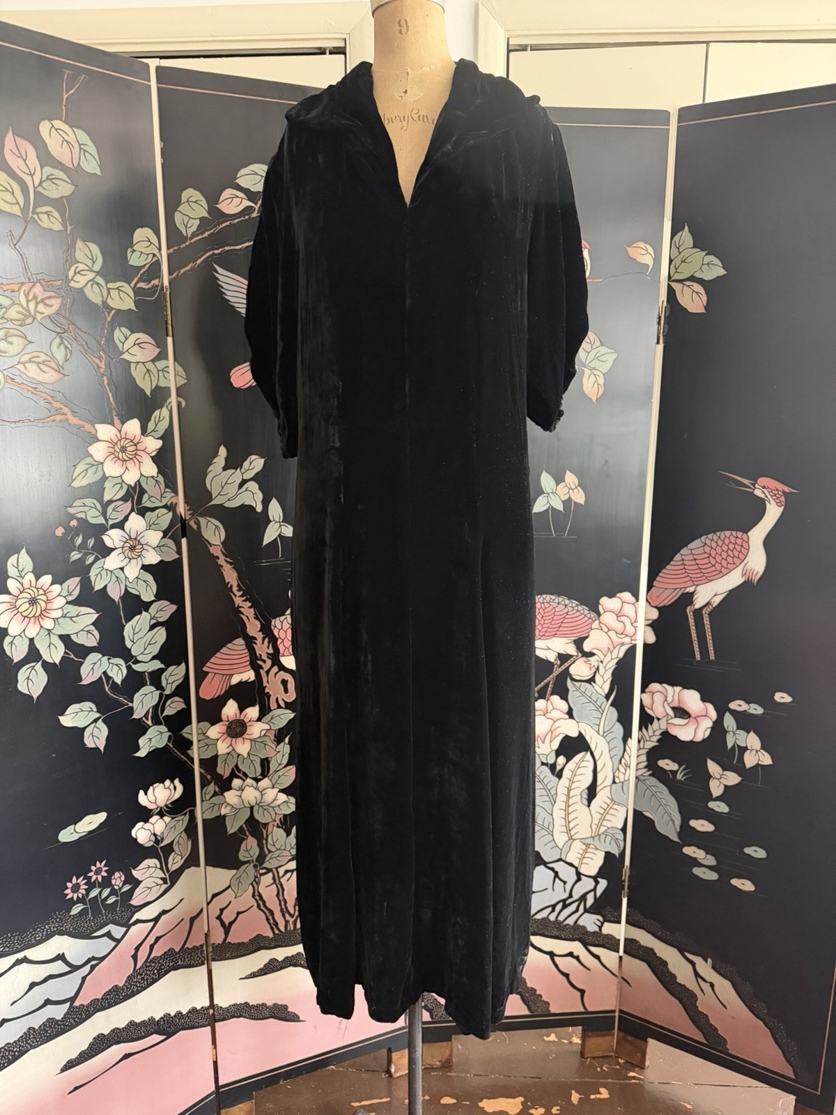 Vintage Antique 1930’s ‘40s Black Silk Velvet Midi Dress Puff Sleeves M