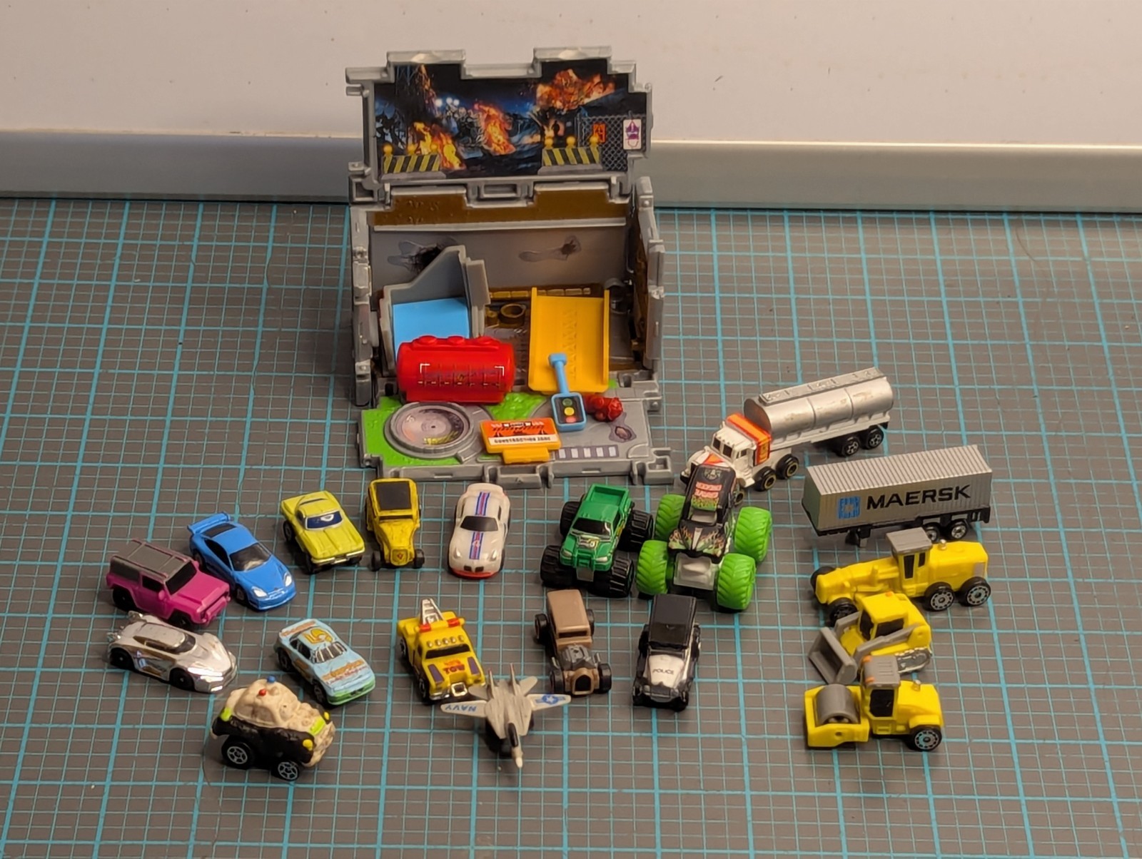 Vintage Galoob Micro Machines Mixed Lot Of 27 Garage Cars Construction Equipment