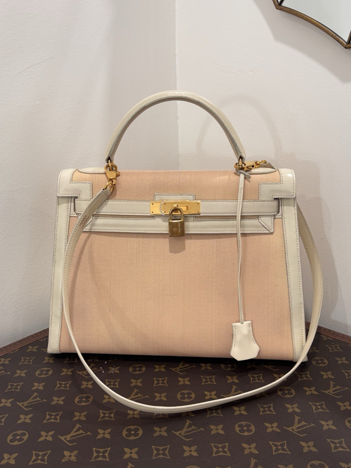 Authentic Hermes 1991 Vintage Kelly 32 Crinoline ivory box leather with strap