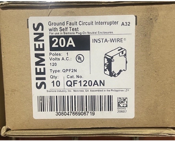 LOT OF 10 Siemens QF120AN 20A Plug-In GFI Circuit Breaker NEW
