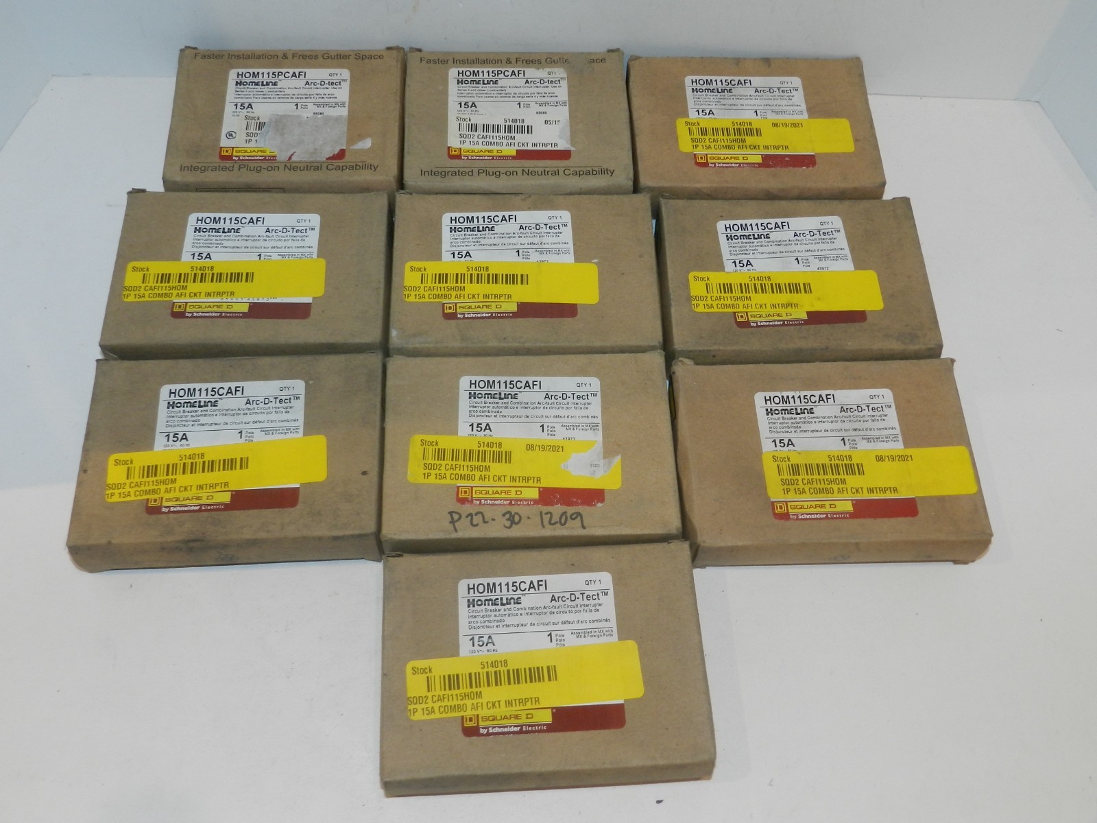 NEW Square D HOM115CAFI Plug-On Neutral 15 Amp 1 Pole Circuit Breaker Lot Of 10 NEW Square D HOM115CAFI Plug-On Neutral 15 Amp 1 Pole Circuit Breaker Lot Of 10