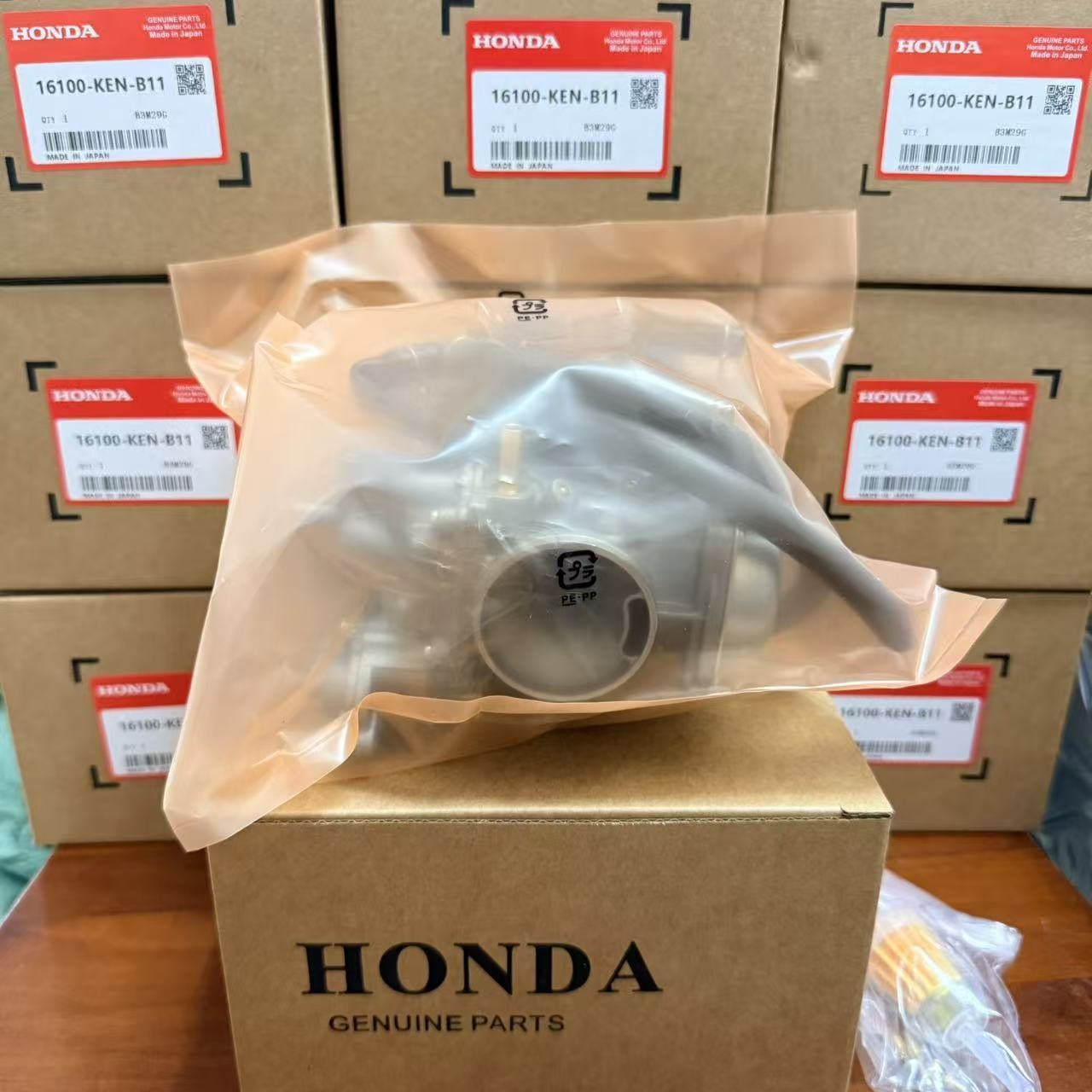 HONDA New CARBURETOR 2007 -2012 CMX250 REBEL OEM NEW 16100-KEN-B11 GENUINE
