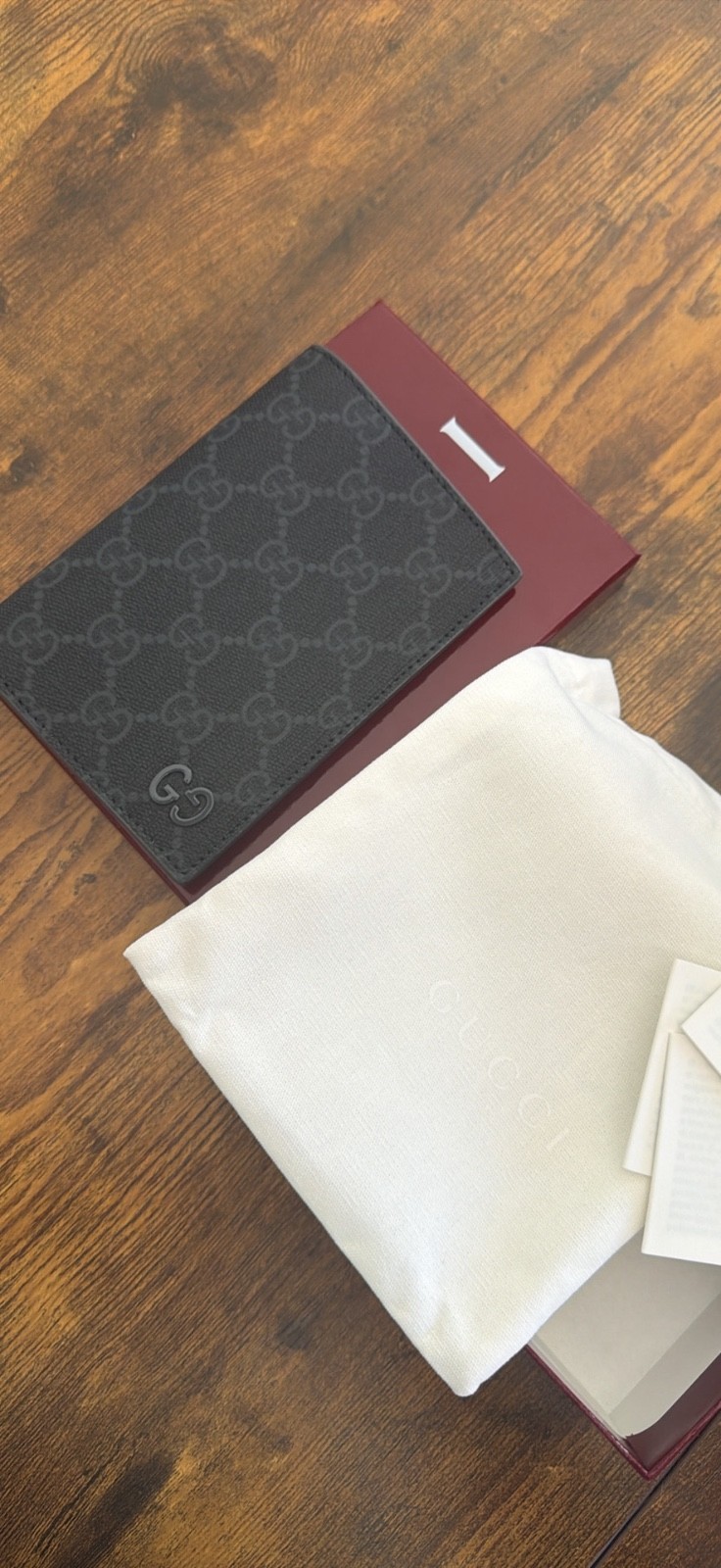 Gucci GG Emblem Bi-Fold Card Case Leather Black New 100% Authentic Gucci GG Emblem Bi-Fold Card Case Leather Black New 100% Authentic