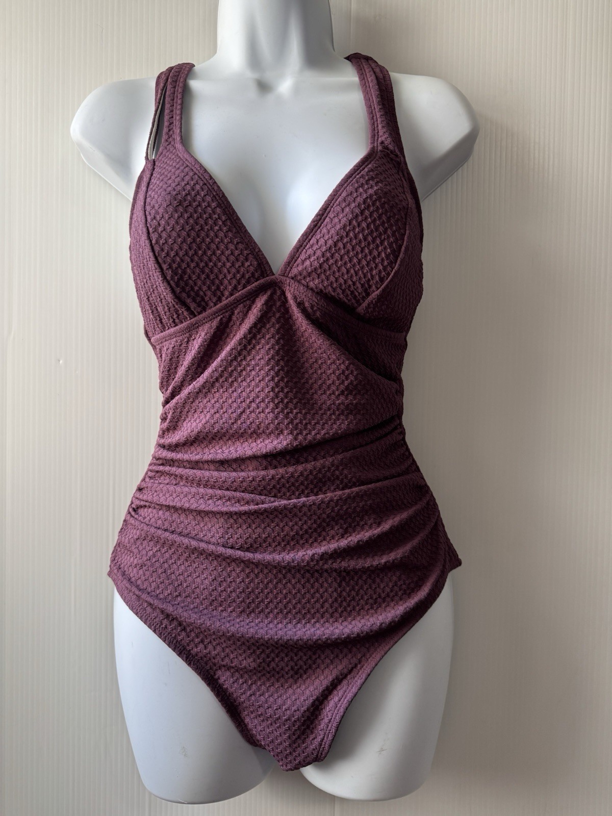 NEW CUPSHE One Piece Strappy Tie Back Ruched Swimsuit Purple Womens Size M NEW CUPSHE One Piece Strappy Tie Back Ruched Swimsuit Purple Womens Size M