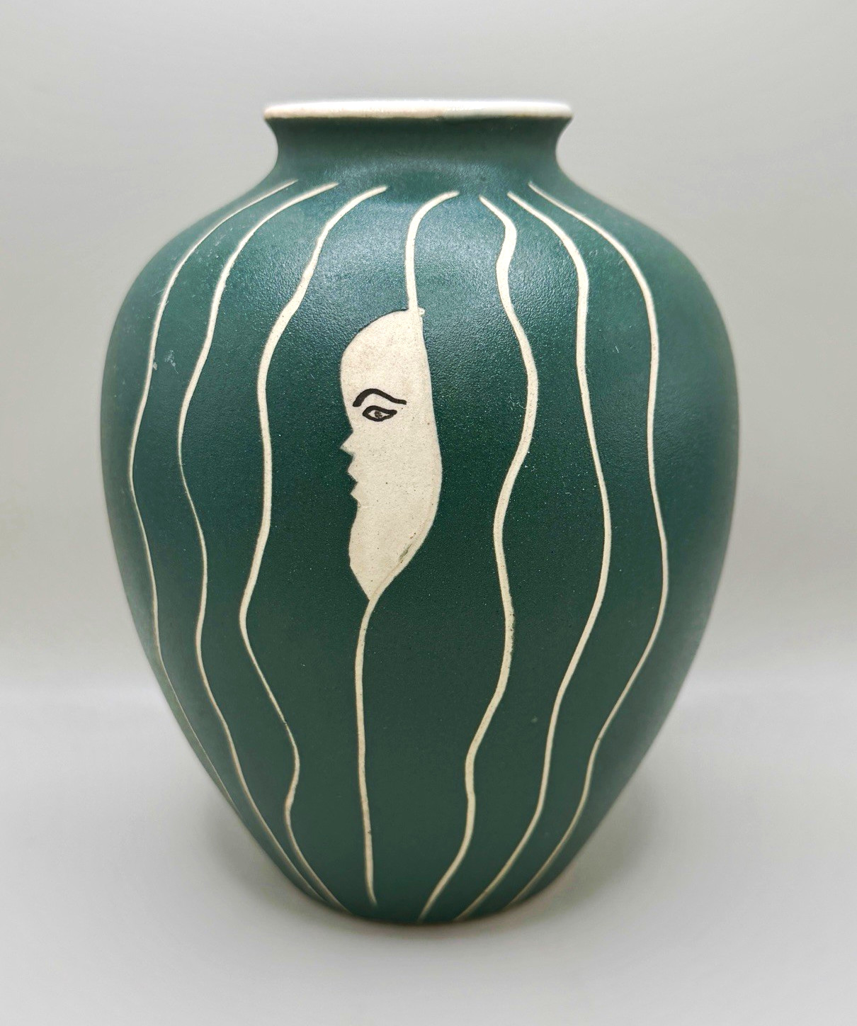 Vintage 1970s Waylande Gregory Studios Silhouette Art Deco Ceramic Pottery Vase Vintage 1970s Waylande Gregory Studios Silhouette Art Deco Ceramic Pottery Vase