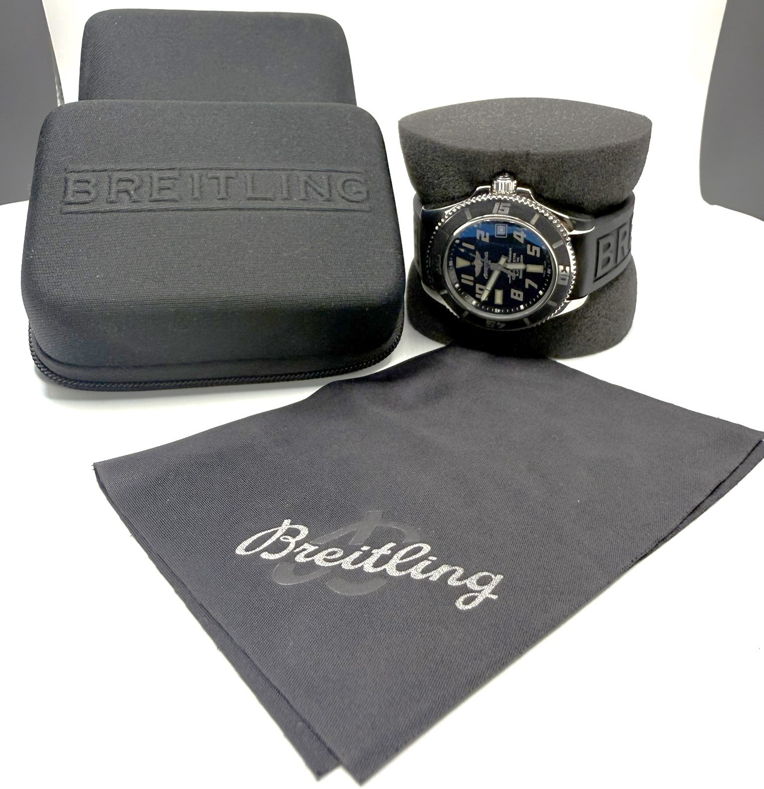 Breitling Superocean A17364 42mm 1500m Black Bezel Auto Rubber Strap