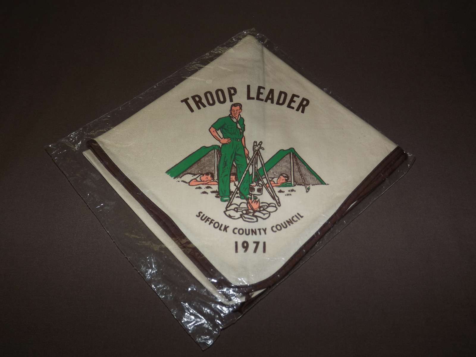 VINTAGE BSA BOY SCOUTS OF AMERICA NECKERCHIEF 1971 TROOP LEADER SUFFOLK COUNTY VINTAGE BSA BOY SCOUTS OF AMERICA NECKERCHIEF 1971 TROOP LEADER SUFFOLK COUNTY