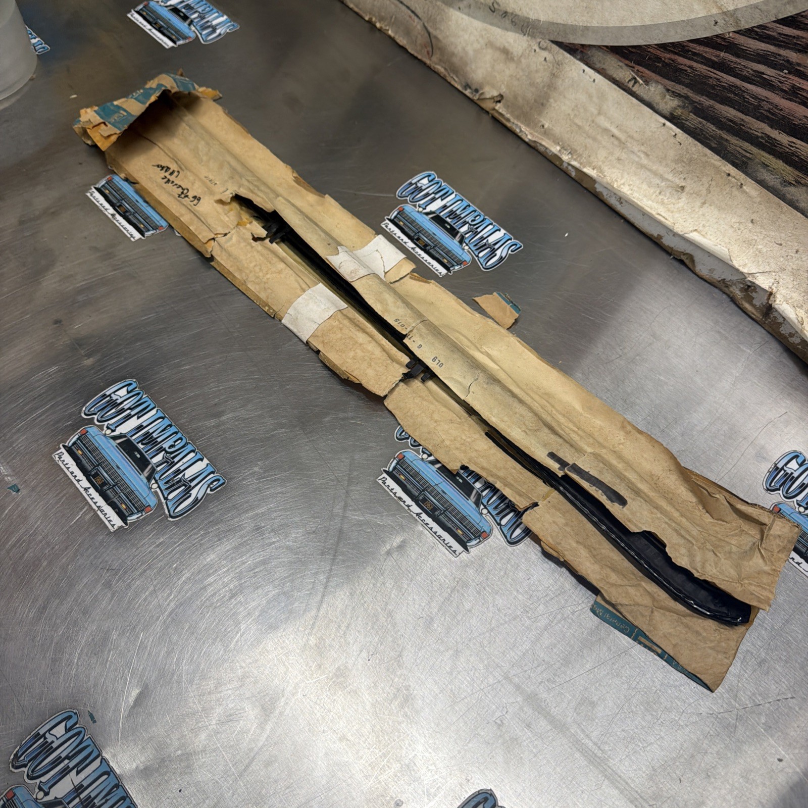 GM NOS 1966 1967 Chevelle Sport Coupe LH Outer Weather Strip 7630957 a92 