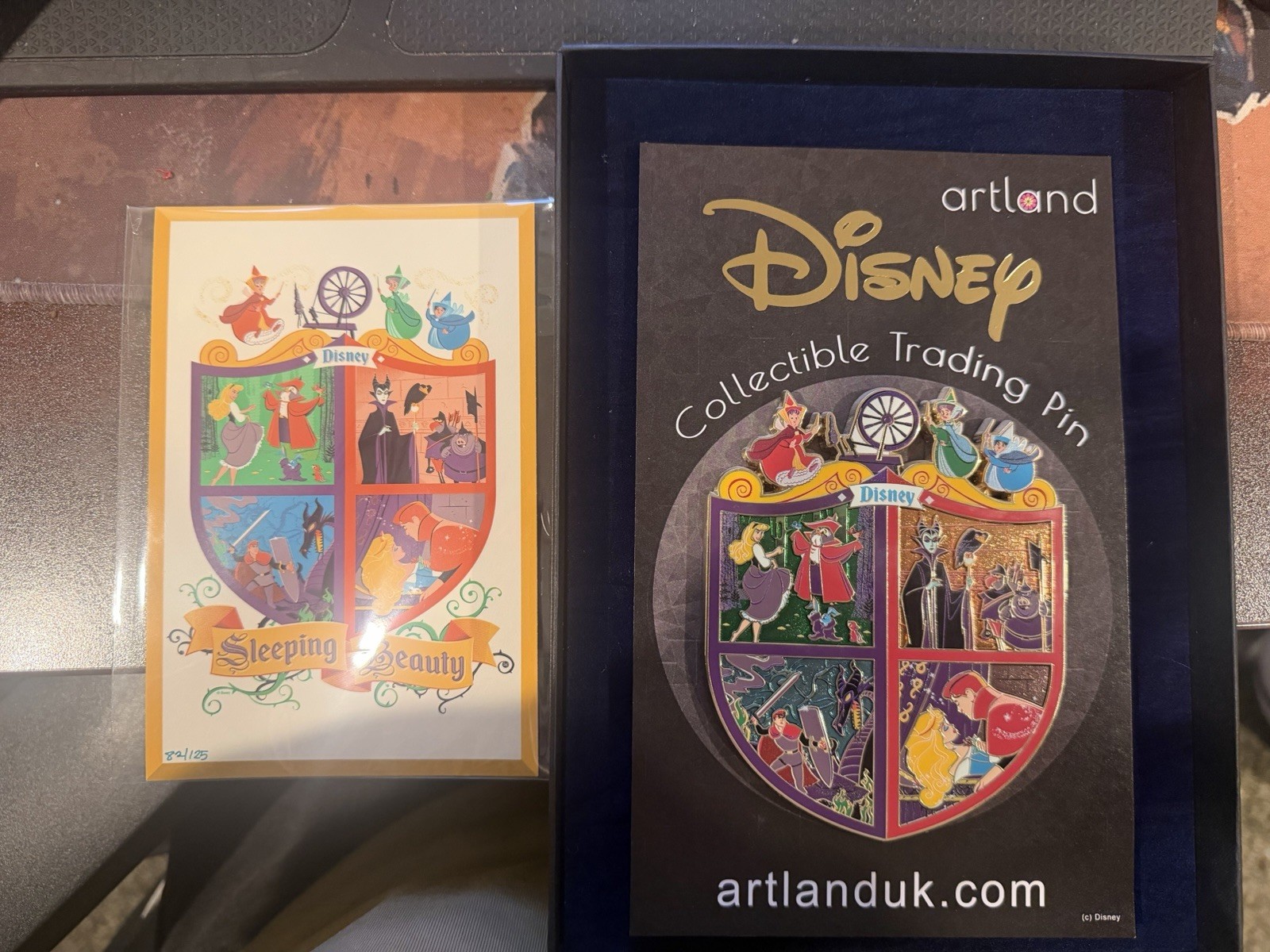 Artland Disney - Sleeping Beauty Crest Pin LE 125 Artland Disney - Sleeping Beauty Crest Pin LE 125
