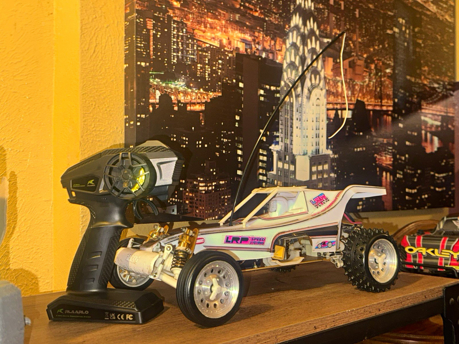 Vintage 1988 Traxxas Bullet 1:10 2WD Electric Brushed RC Buggy White/Gold
