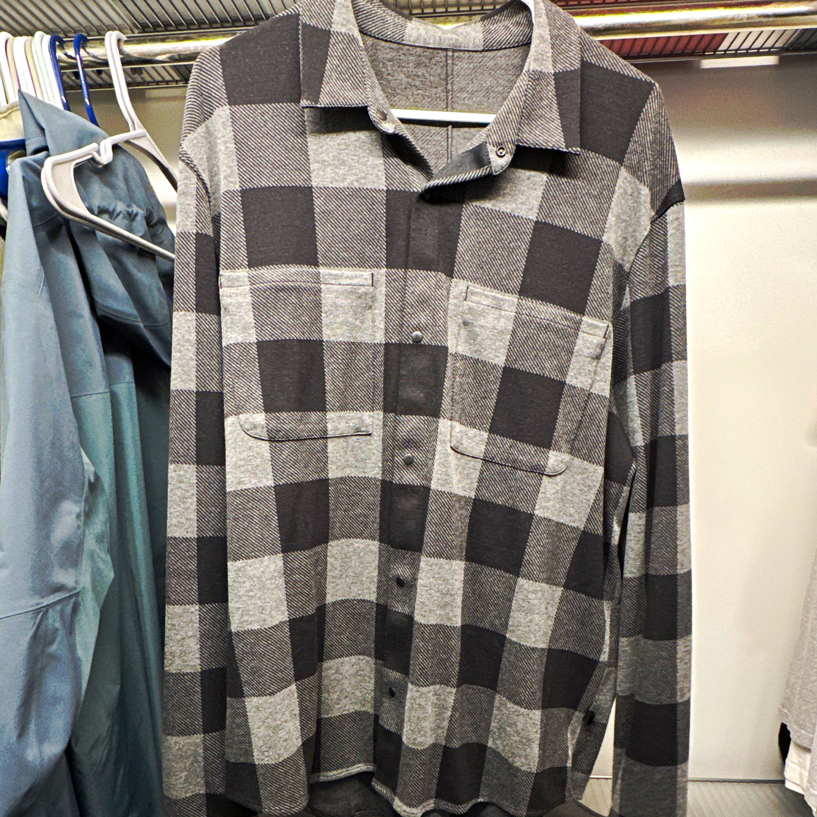 Lululemon Men\'s XL Gray Black Plaid Flannel Button-Up Lululemon Men\'s XL Gray Black Plaid Flannel Button-Up