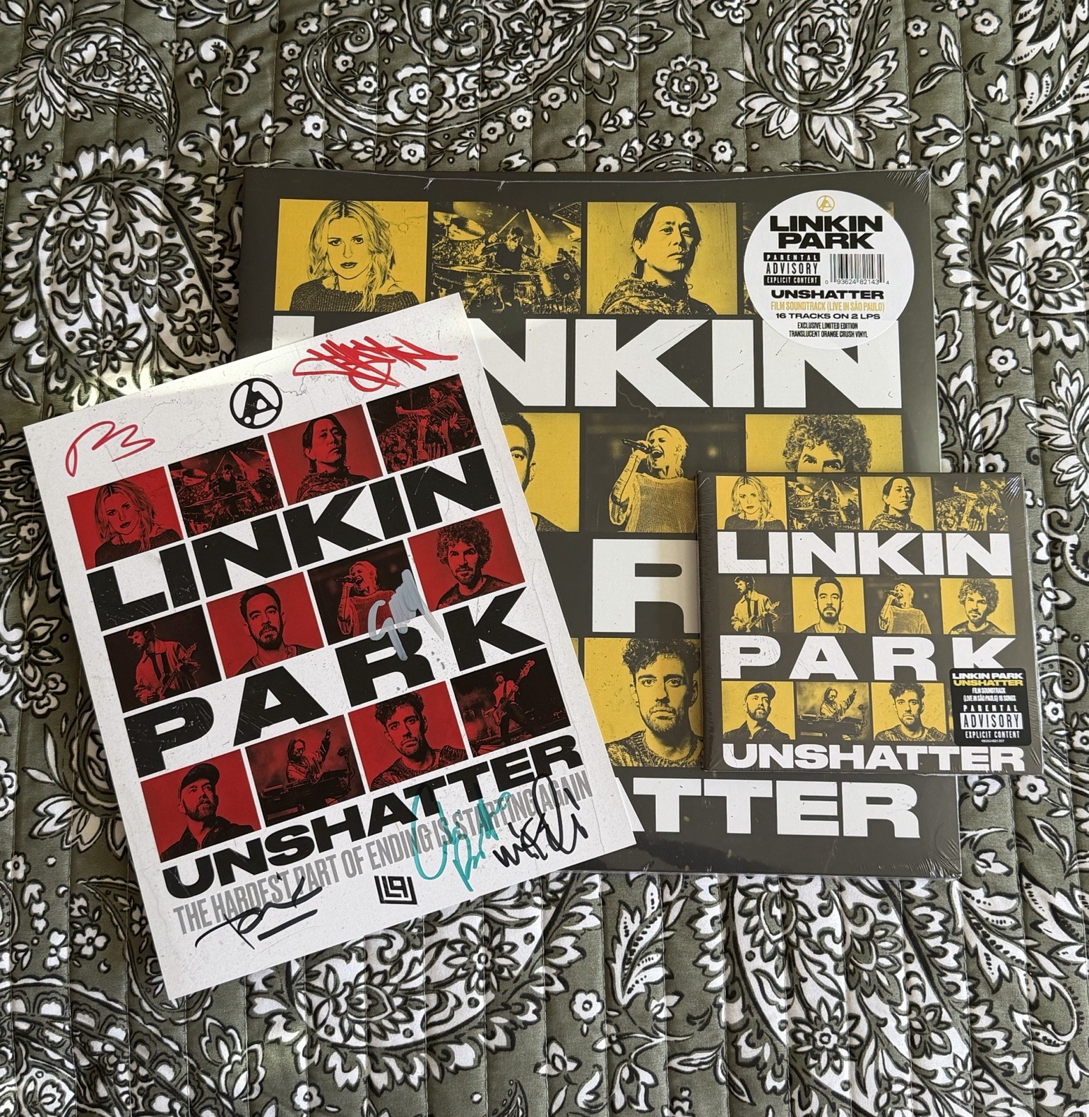 Linkin Park Signed - 8x10 + Exclusive Vinyl + CD - Unshatter Linkin Park Signed - 8x10 + Exclusive Vinyl + CD - Unshatter