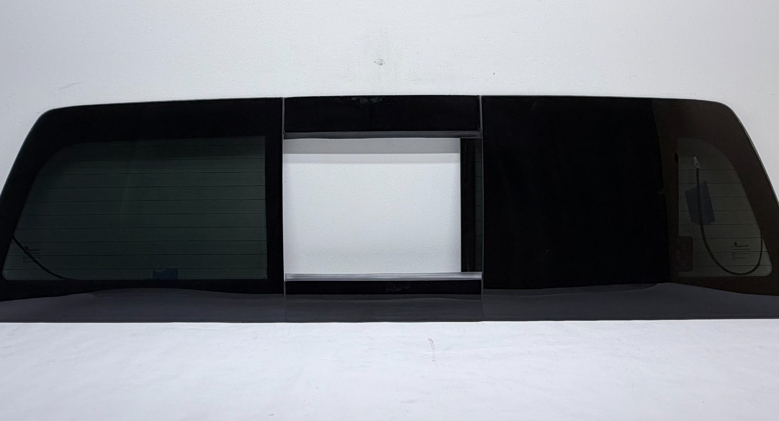 Fit 2015-2019 Chevy Silverado 2500, 3500 Rear Glass Power Sliding Window Heated Fit 2015-2019 Chevy Silverado 2500, 3500 Rear Glass Power Sliding Window Heated