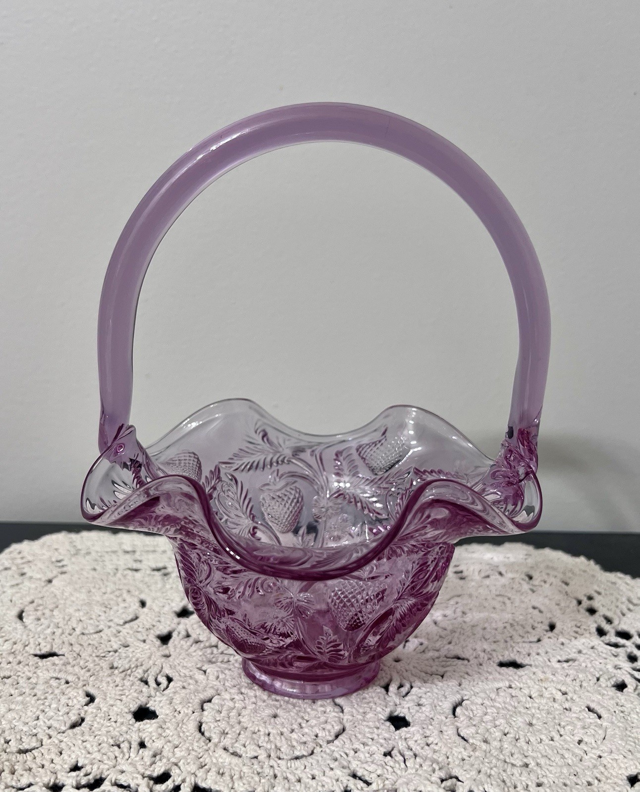 (D) Fenton Art Glass Dusty Rose Inverted Strawberry Basket 6\