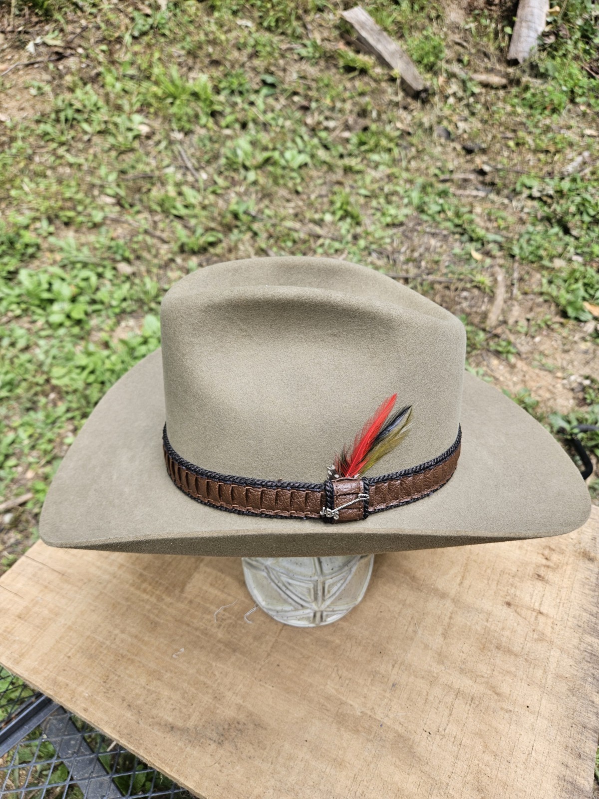 Vtg 80s John B Stetson 3X Beaver Cowboy Hat 7 1/8 JBS Guitar Pin never worn Vtg 80s John B Stetson 3X Beaver Cowboy Hat 7 1/8 JBS Guitar Pin never worn