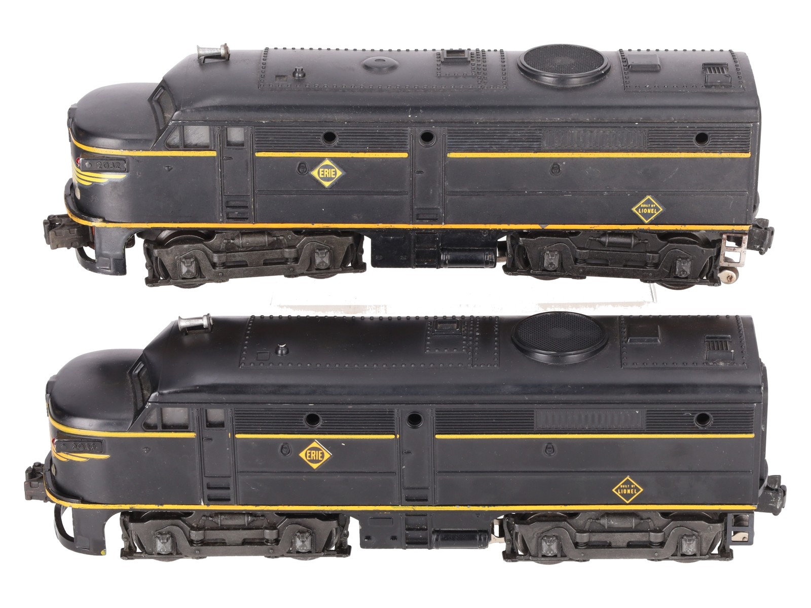 Lionel 2032 Vintage O Erie Alco AA Diesel Locomotive Set