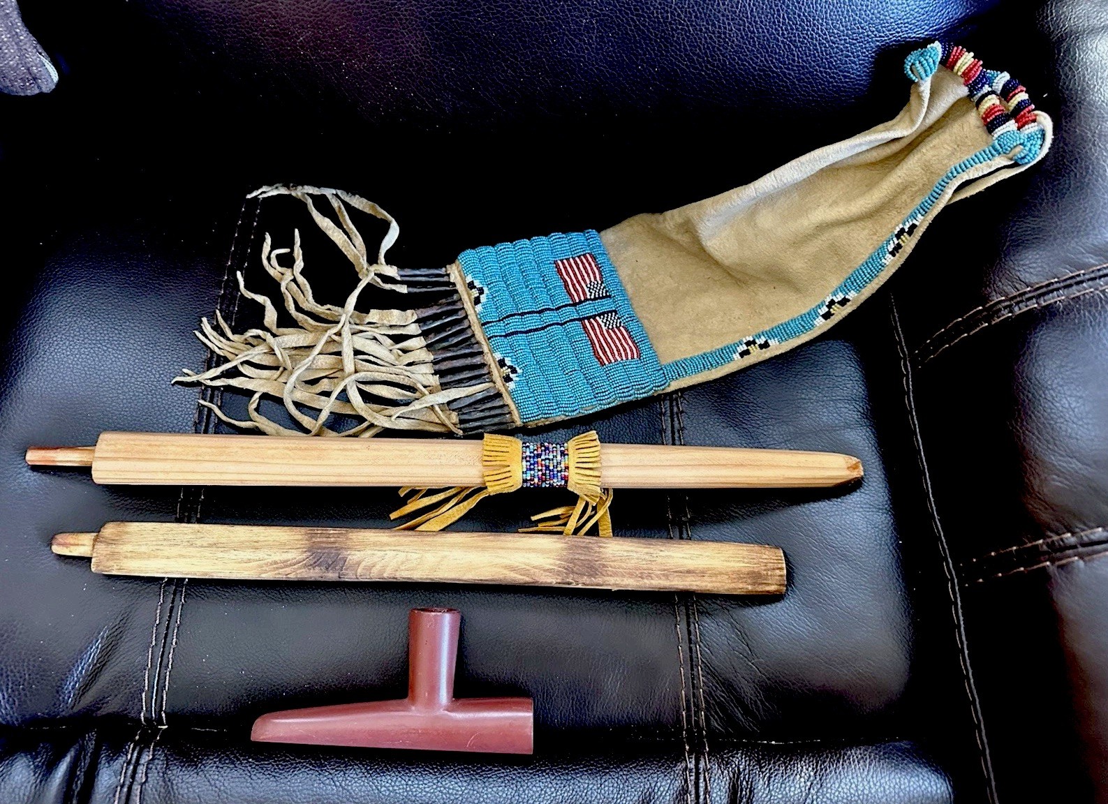 Vintage Native American Peace Pipestone Catlinite Bowl Beaded Pipe Bag 2 Stems Vintage Native American Peace Pipestone Catlinite Bowl Beaded Pipe Bag 2 Stems