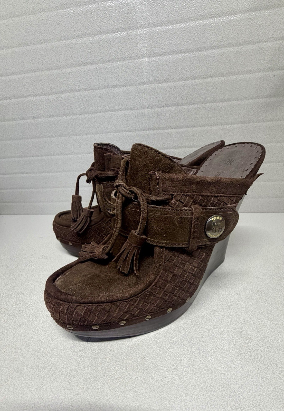 L.A.M.B Leather Suede Wedge Tasseled/Studs Detail by Gwen Size 6.5-Cute L.A.M.B Leather Suede Wedge Tasseled/Studs Detail by Gwen Size 6.5-Cute