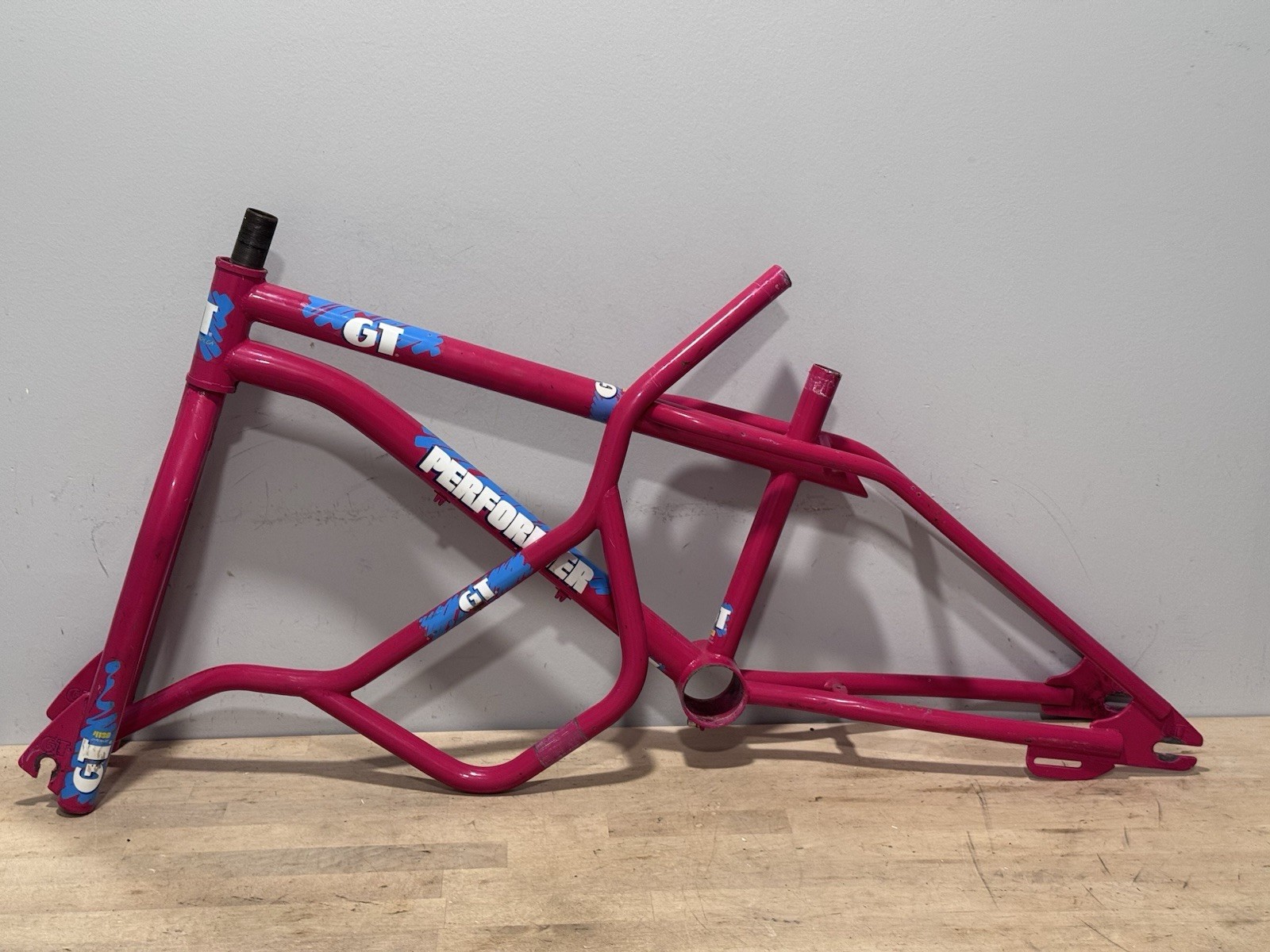 OLDSCHOOL 02/88 GT PERFORMER FRAMESET OG MAGENTA FREESTYLE BMX DYNO DETOUR COMPE OLDSCHOOL 02/88 GT PERFORMER FRAMESET OG MAGENTA FREESTYLE BMX DYNO DETOUR COMPE