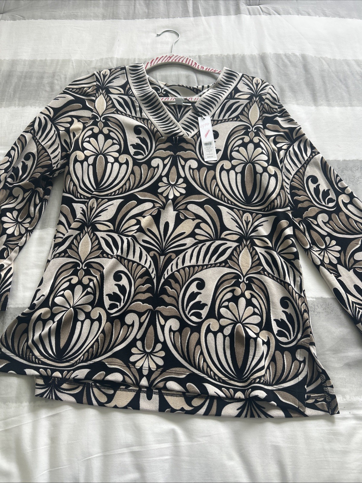 Chico\'s Pullover Traveler Top Sofi Scroll  V Neck Multicolor NWT Size Med New