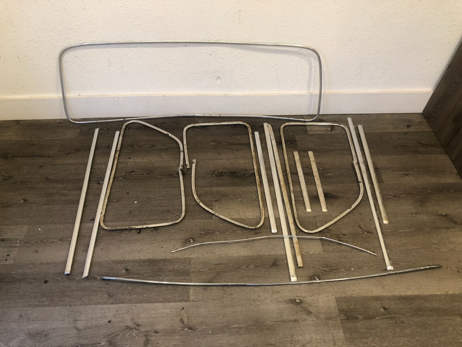 1955_1959 MERCEDES BENZ 190 W120 PONTON FRONT WINDSHIELD GLASS DOOR TRIM OEM