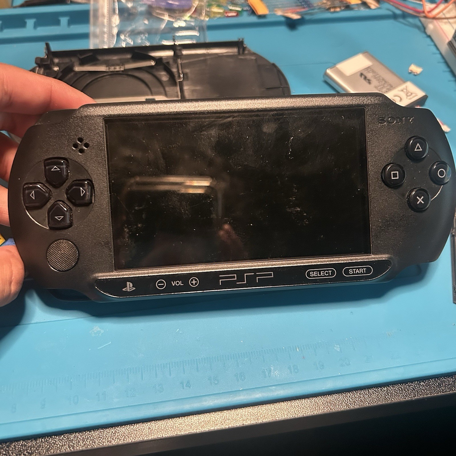 PSP E1000 Street Model Sony PlayStation Portable For Parts/repair
