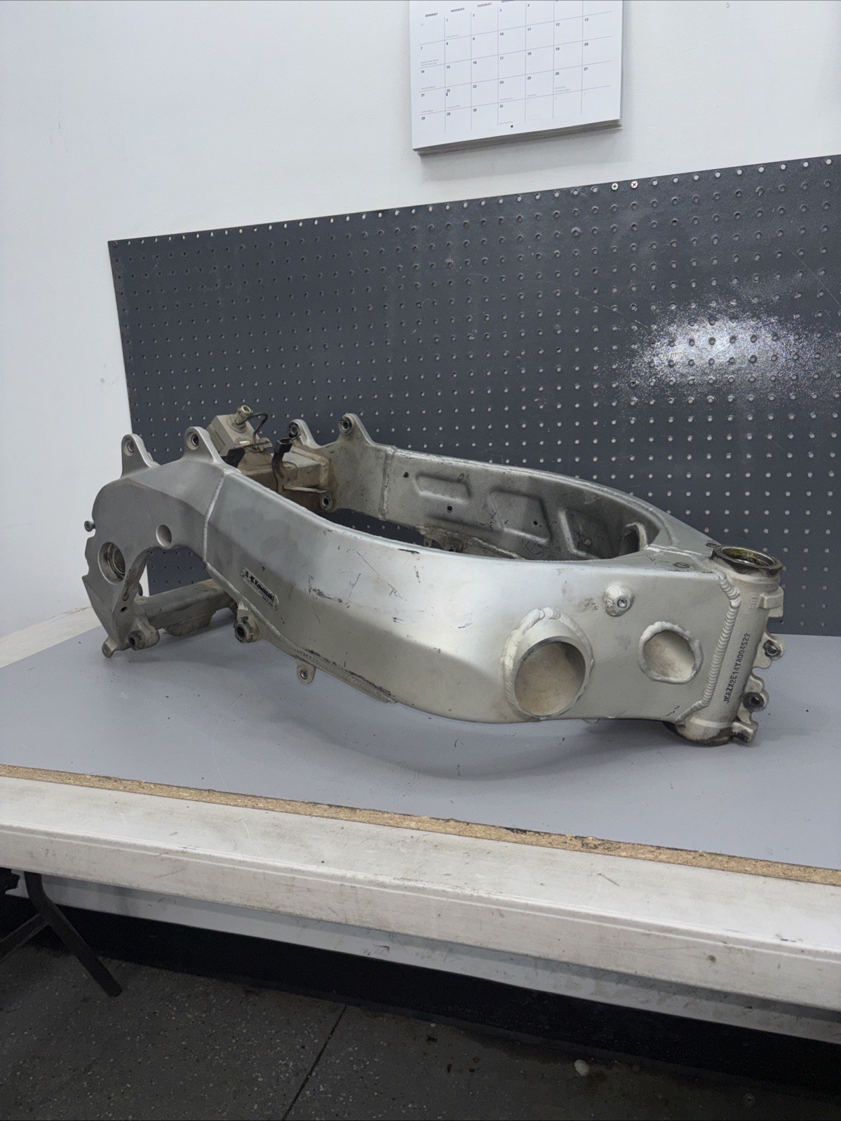 2000 2001 KAWASAKI NINJA ZX9R 900 FRAME CHASSIS USED NO PAPERS OEM 00 2000 2001 KAWASAKI NINJA ZX9R 900 FRAME CHASSIS USED NO PAPERS OEM 00
