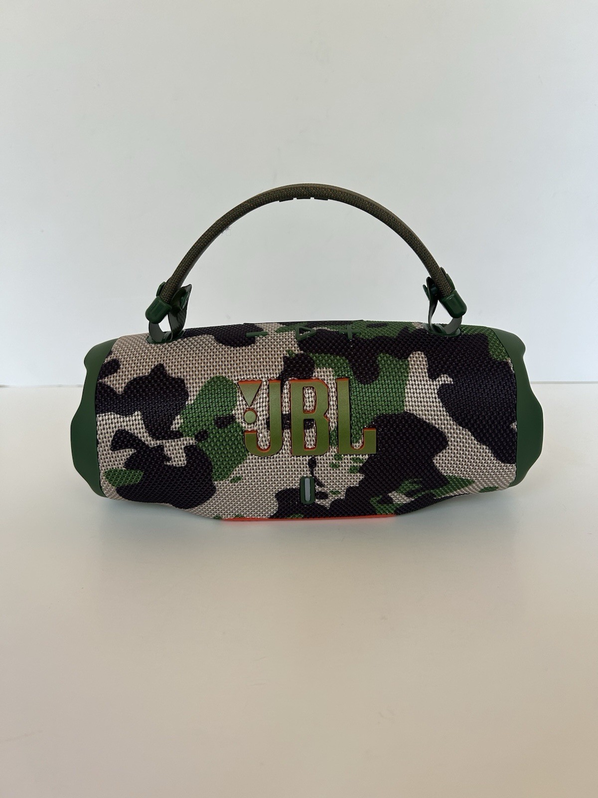 JBL Charge 6 Portable Waterproof Bluetooth Speaker with Carrying Strap (Camo) JBL Charge 6 Portable Waterproof Bluetooth Speaker with Carrying Strap (Camo)