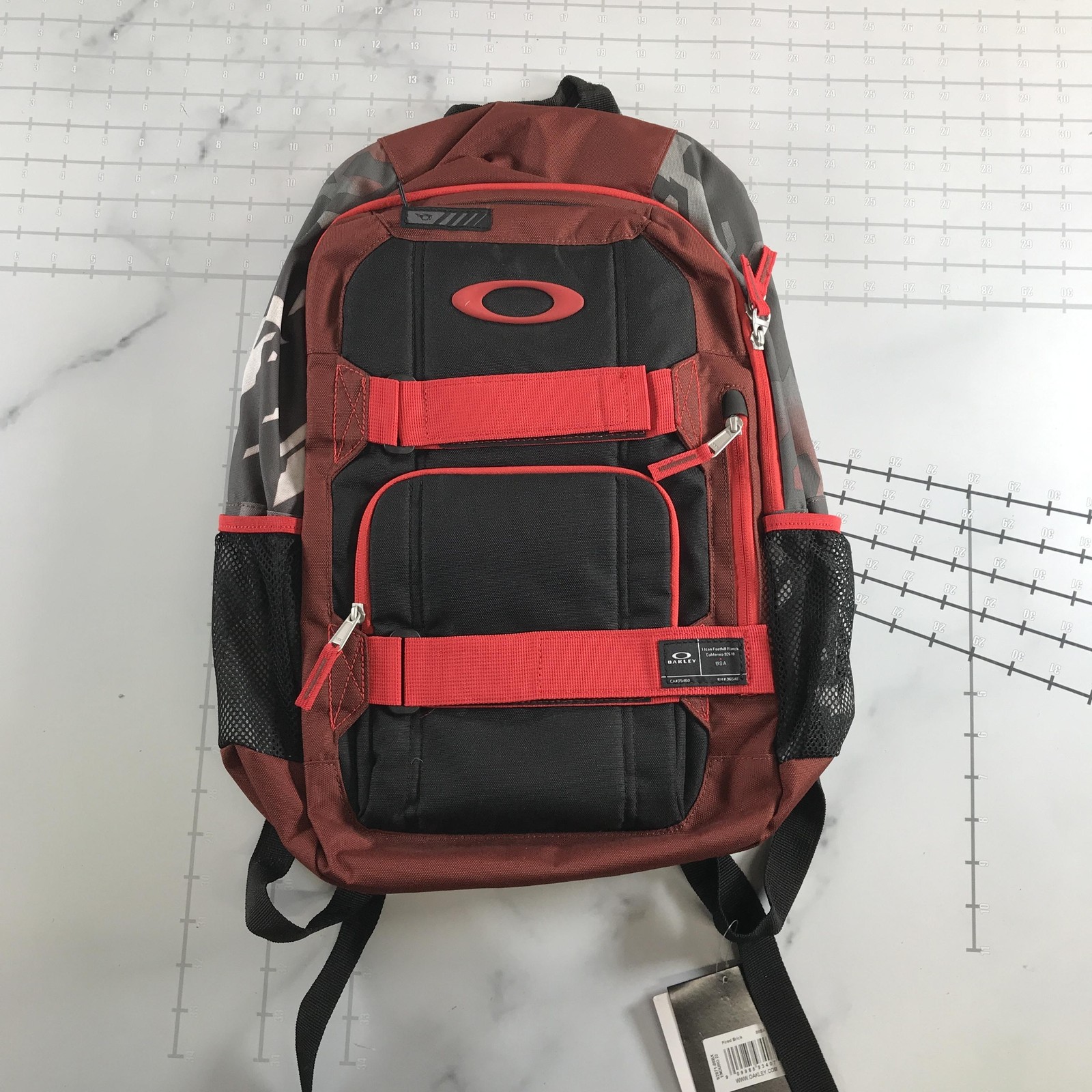 Oakley Enduro 22 Fired Brick Red 19\