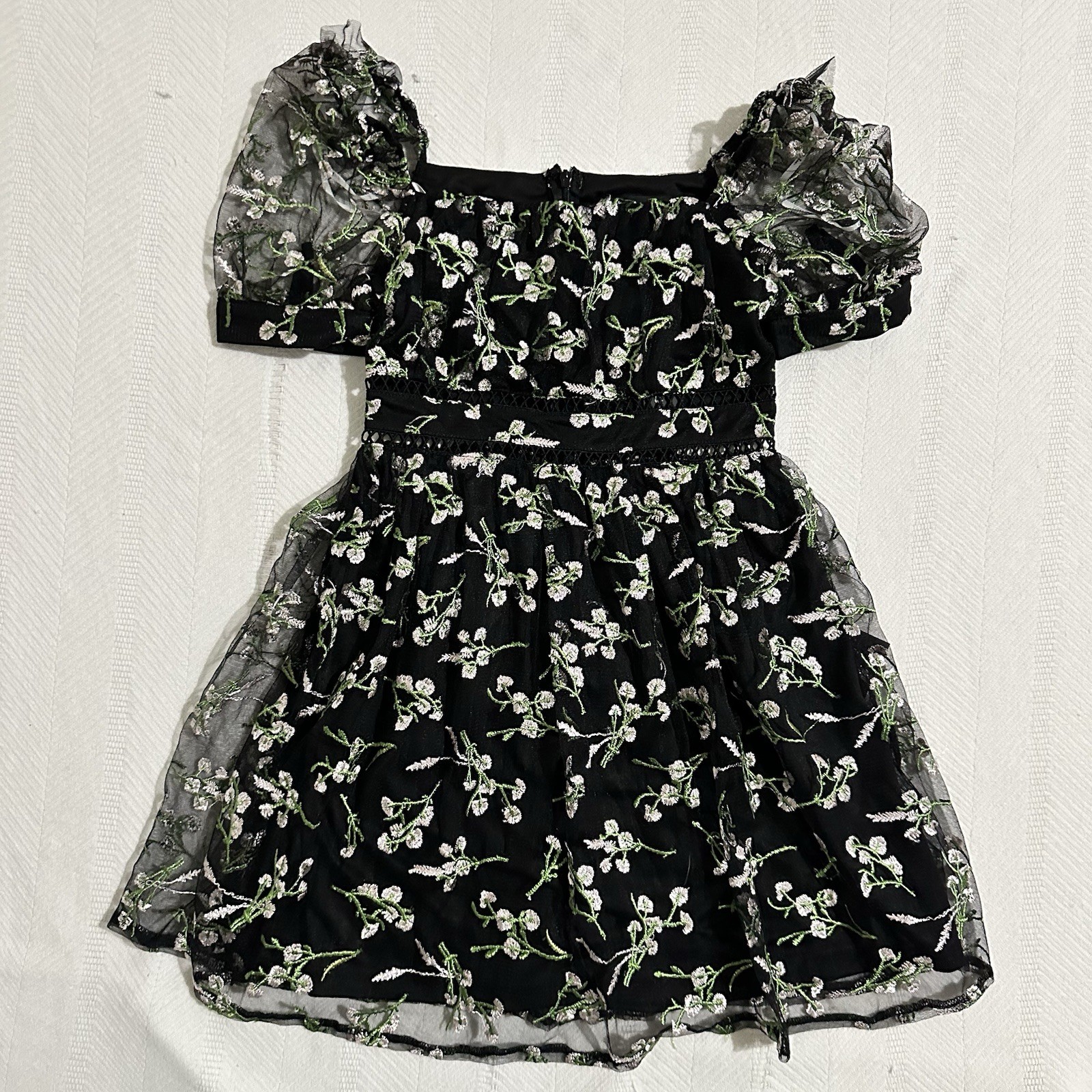 Lulus XXS Black Floral Embroidered Mesh Puff Sleeve Square Neck Mini Dress Lulus XXS Black Floral Embroidered Mesh Puff Sleeve Square Neck Mini Dress