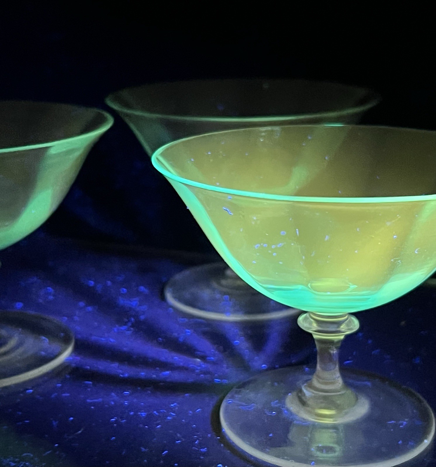 VTG 4 Pc Steuben Celeste Blue Glass Coupe Champagne Sherbet Glasses Clear Stem