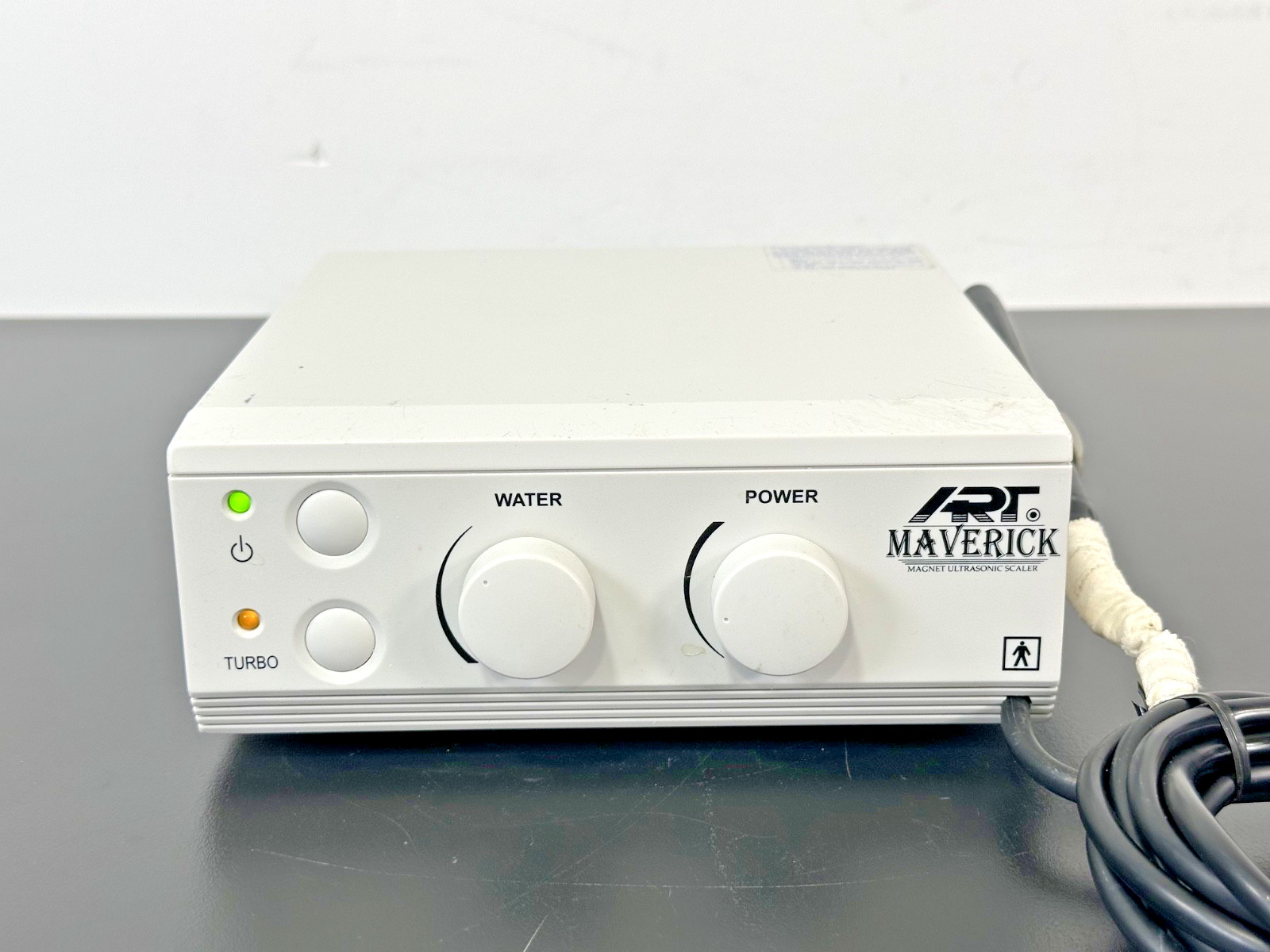 ART Maverick ART-M1 25K Magnet Scaler Unit W/ Handpiece Used Powers On