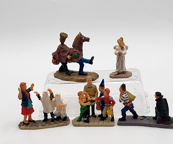 5 Vintage Lemax Spooky Town Halloween Trick or Treaters Figures Resin READ 5 Vintage Lemax Spooky Town Halloween Trick or Treaters Figures Resin READ