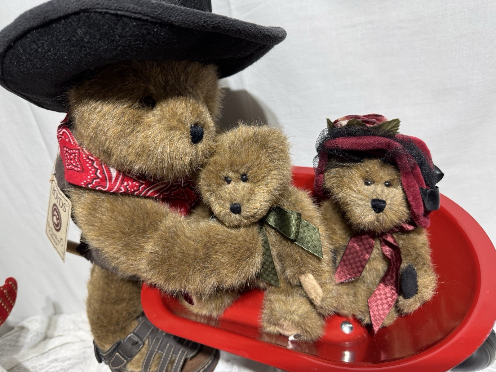 Vintage Boyds Bears Plush Family Yippeeyo Beanster Radio Flyer Wheelbarrow Lot
