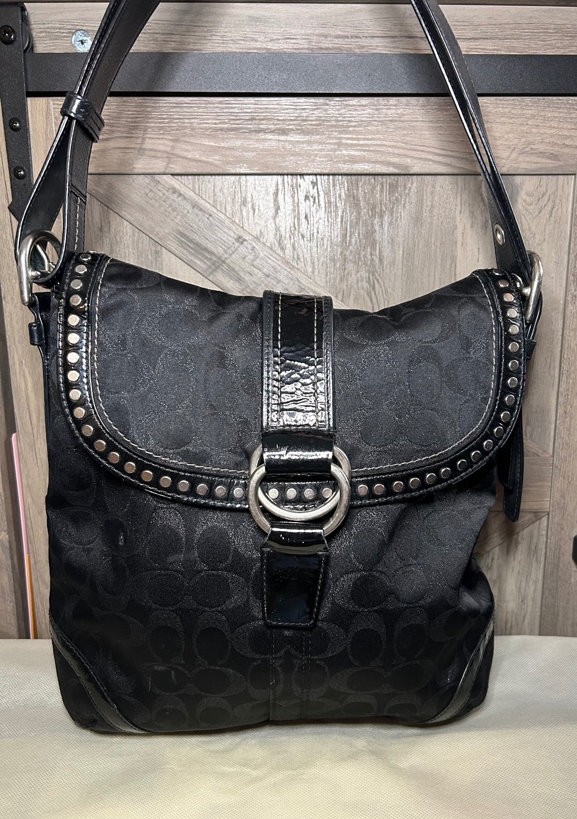 VINTAGE 2008 Y2K COACH METALLIC SIGNATURE C STUDDED FLAP HOBO BAG VINTAGE 2008 Y2K COACH METALLIC SIGNATURE C STUDDED FLAP HOBO BAG