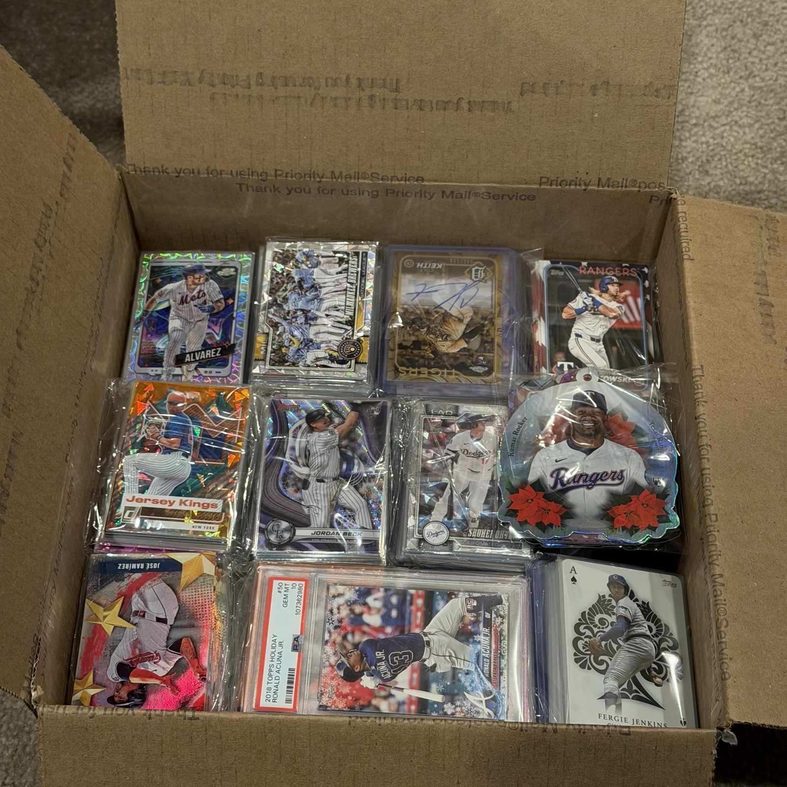 HUGE 300+ Baseball Card Lot CHECK DESCRIPTION OF WHAT THIS CONTAINS