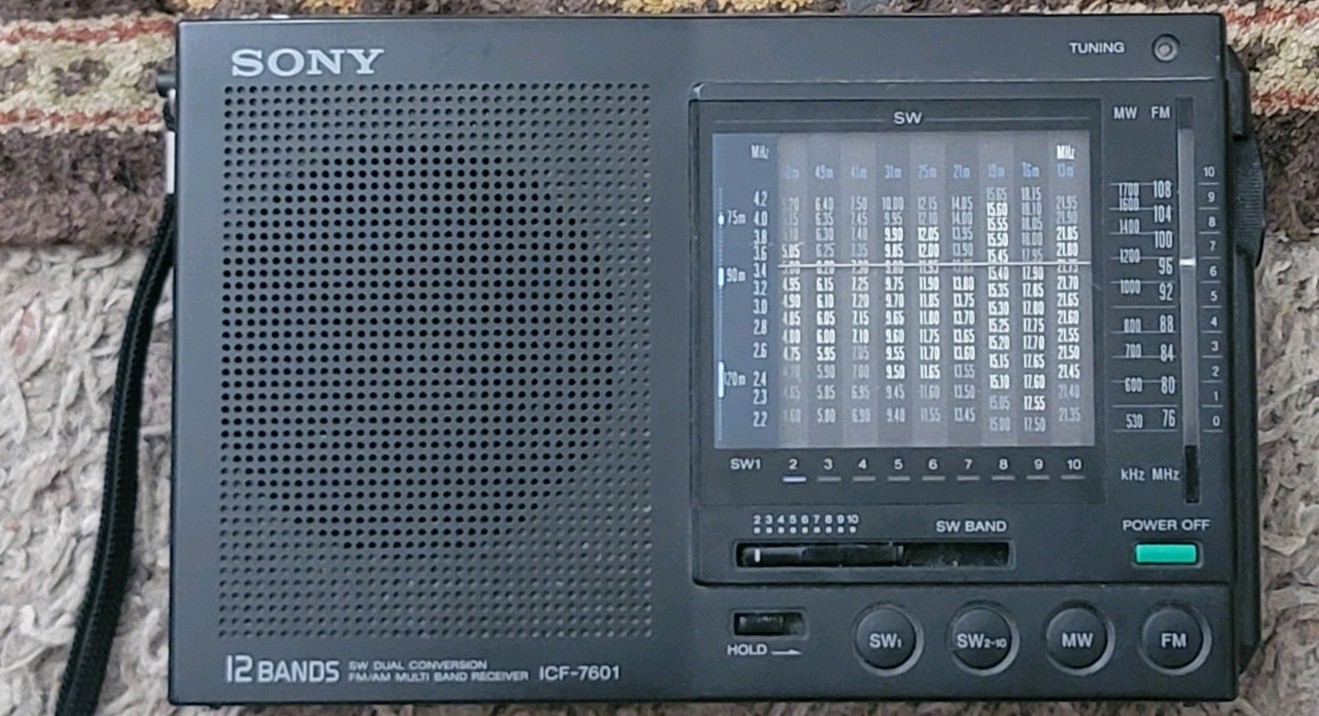 Sony ICF-7601 FM/MW/SW/ 12 Band Shortwave Radio - Does work 