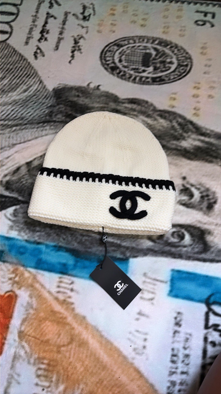 CHANEL Women’s White/Black Colorblock Knit Beanie Hat CC Logo One Size