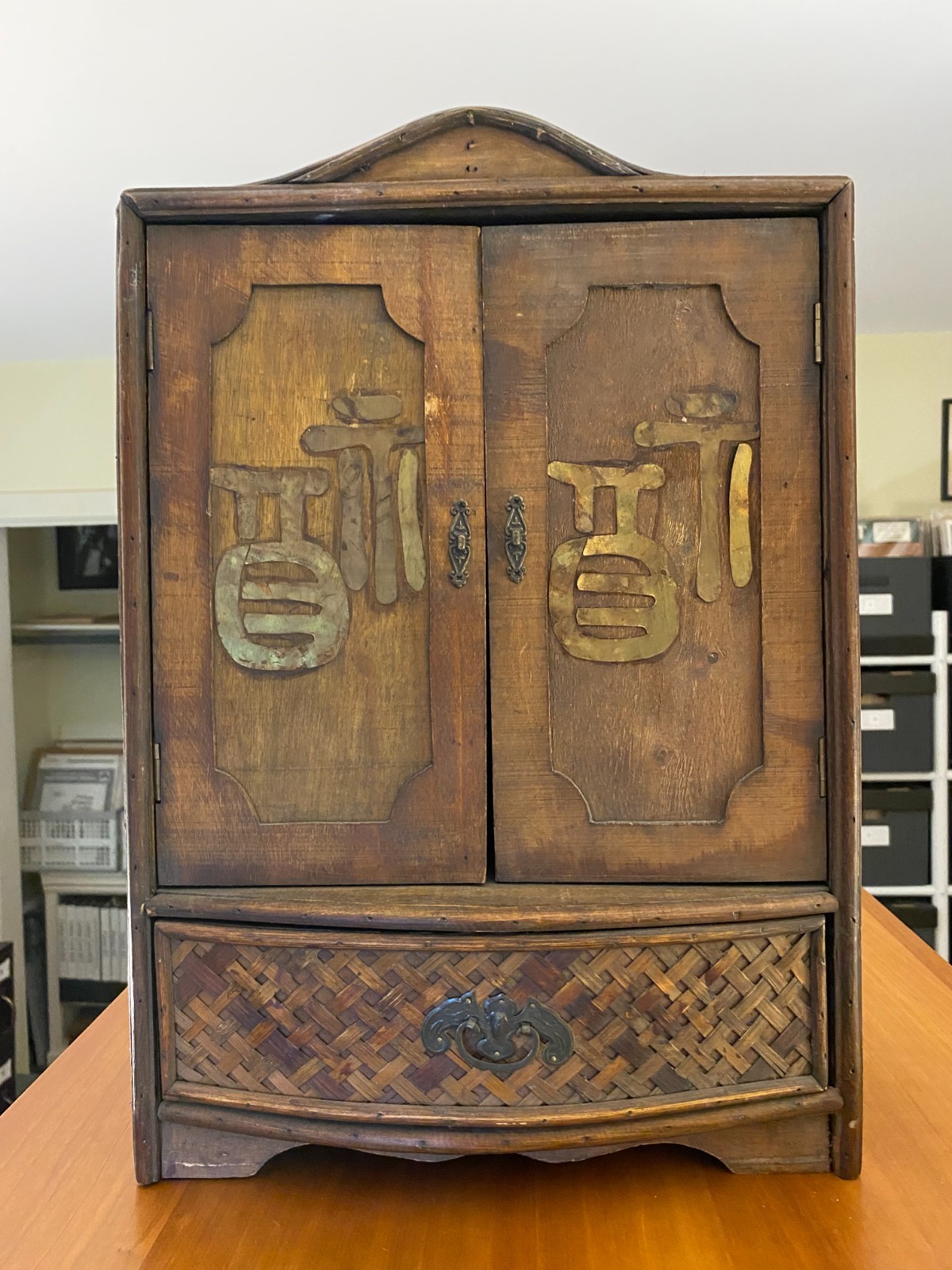 Rare Vintage Oriental Table Cabinet 18\ Rare Vintage Oriental Table Cabinet 18\