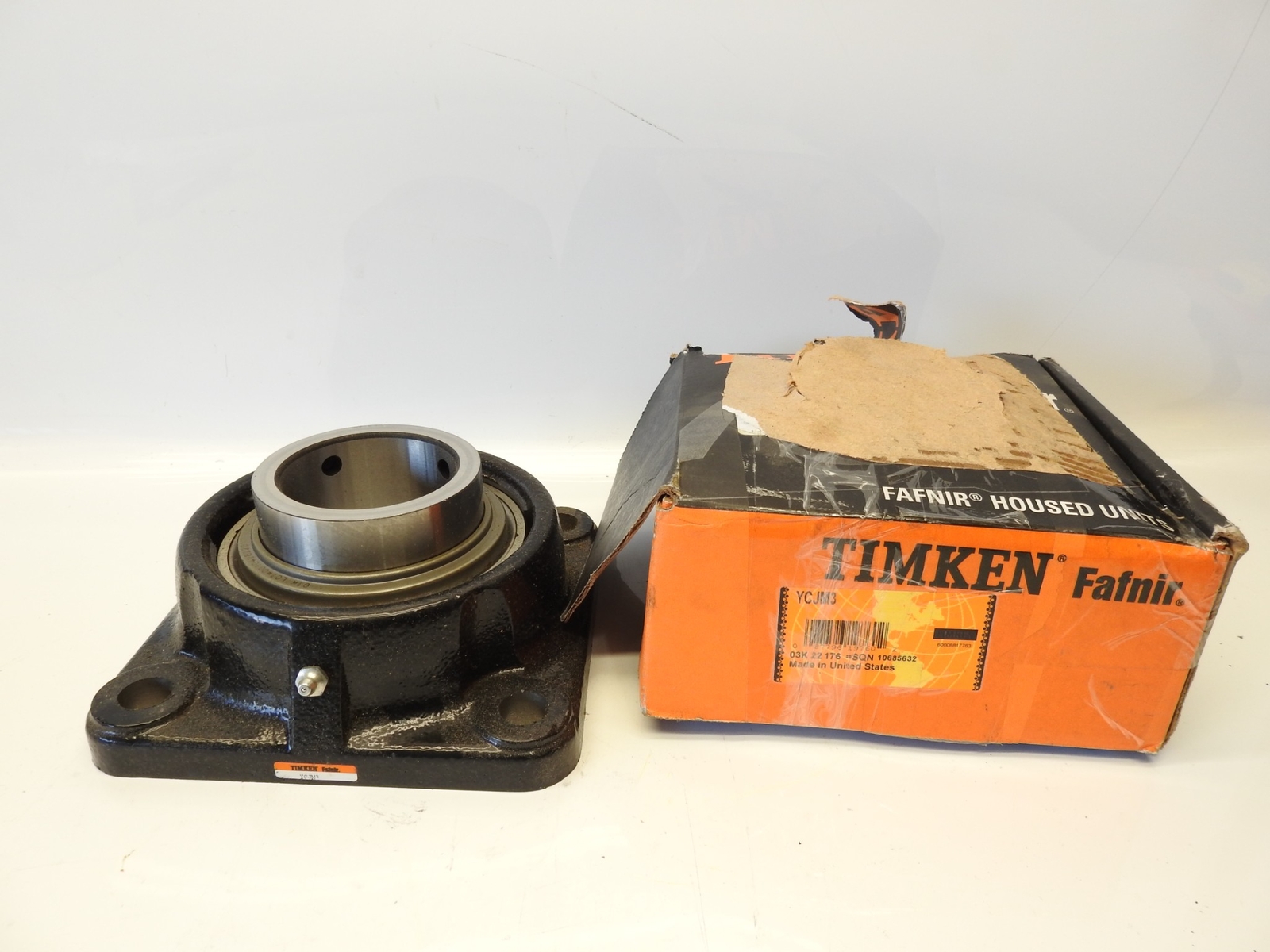 New Genuine Timken YCJM3 4-Bolt Flanged Bearing New Genuine Timken YCJM3 4-Bolt Flanged Bearing