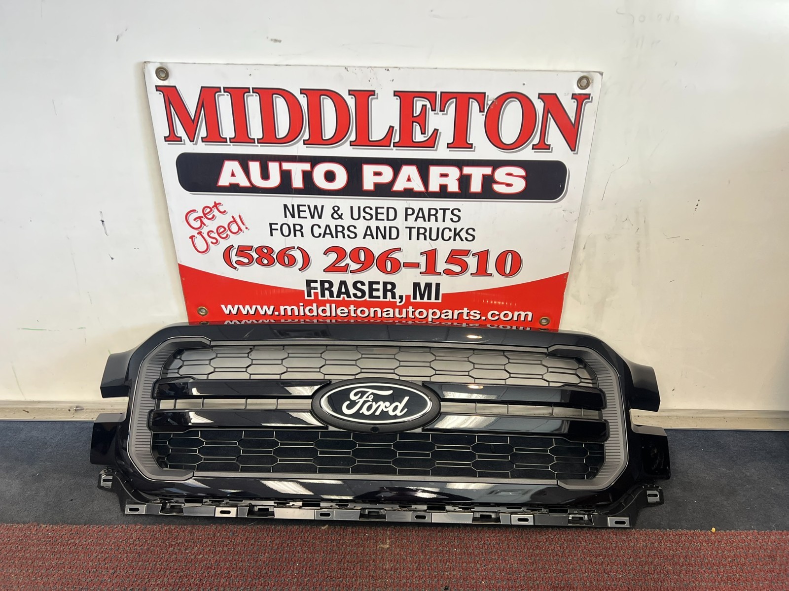 24-26 FORD F150 LARIAT BLACK GRILLE ASSEMBLY NEW TAKE OFF