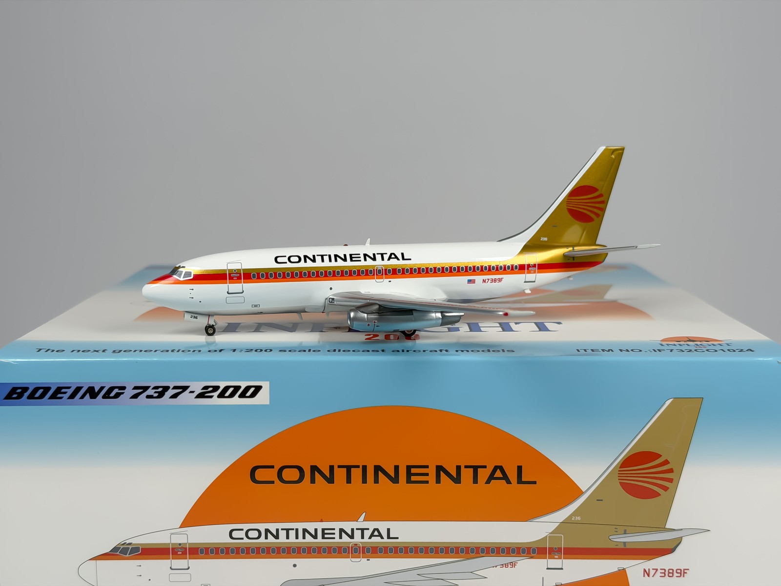 Continental Airlines Boeing 737-200 1:200 InFlight200 N7389F (IF732CO1024)