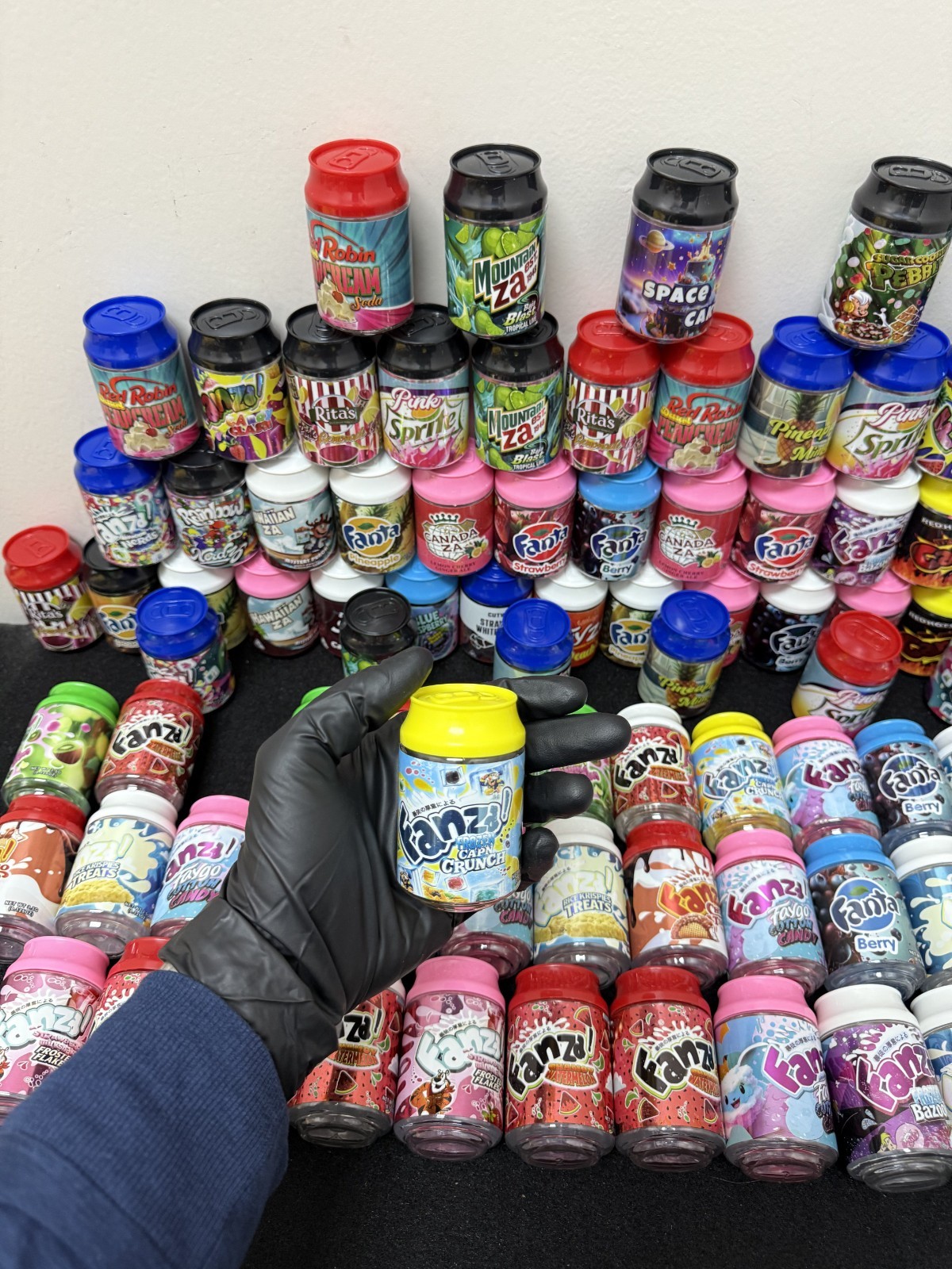 Exotic 3.5 jars / bottles ZA with Design Jars Smell Proof Packaging 50pk or 100 Exotic 3.5 jars / bottles ZA with Design Jars Smell Proof Packaging 50pk or 100